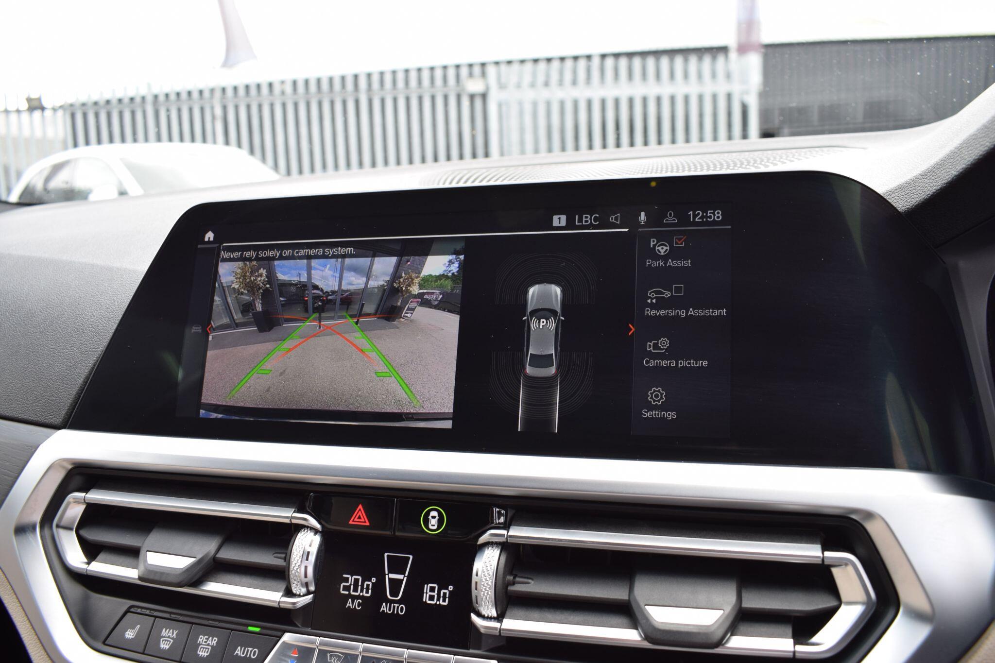 BMW 3 Series view 19