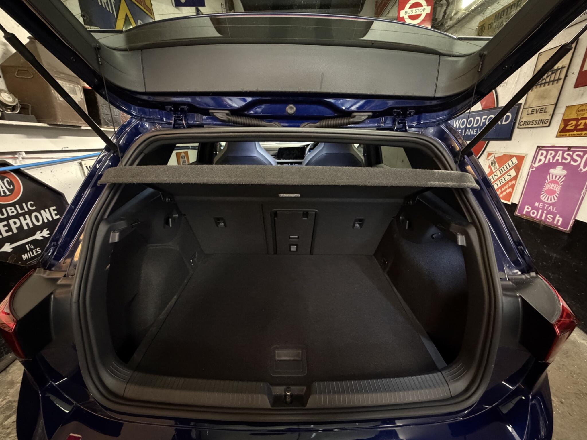 Volkswagen Golf view 12