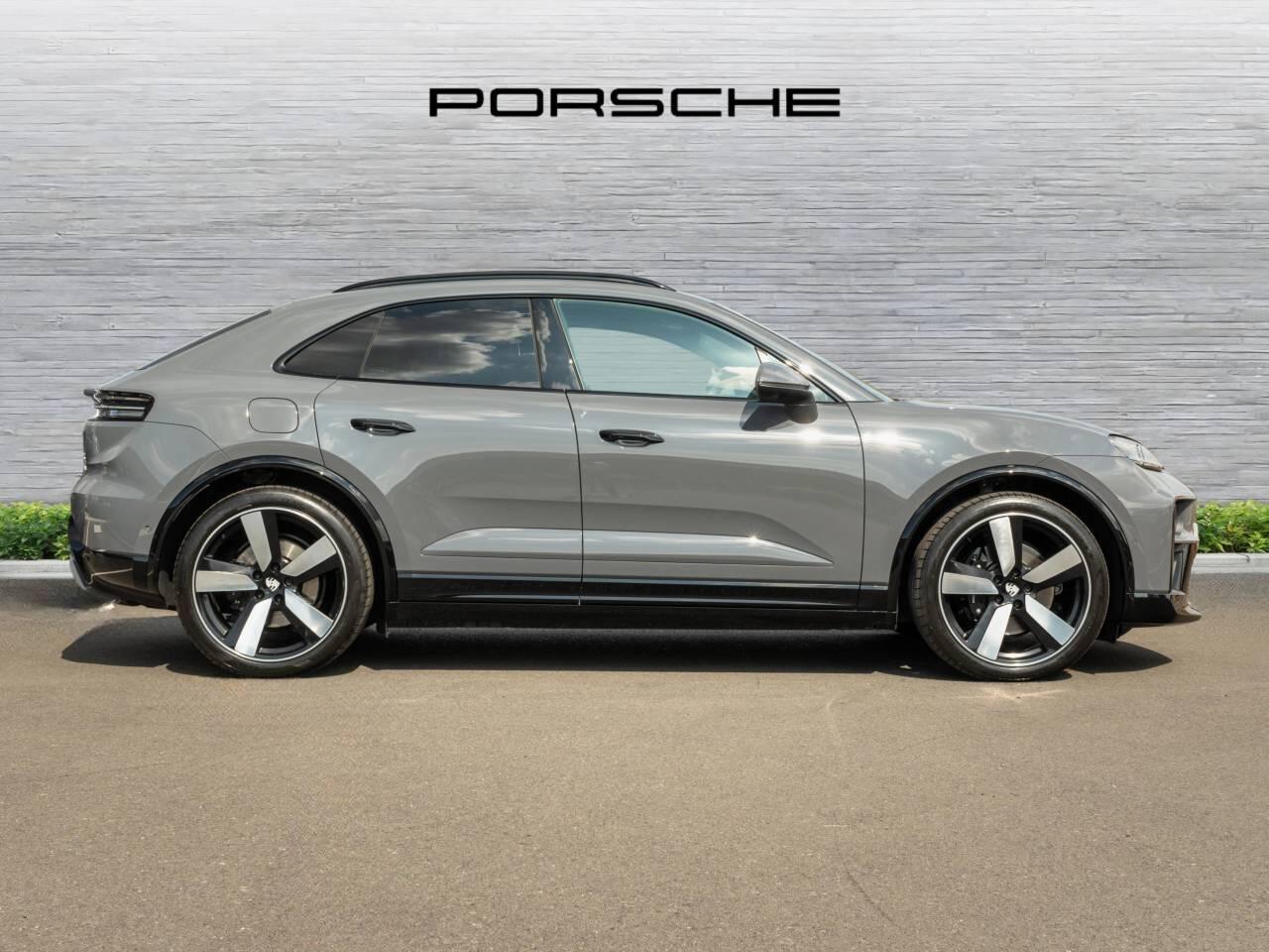 Porsche Macan view 2
