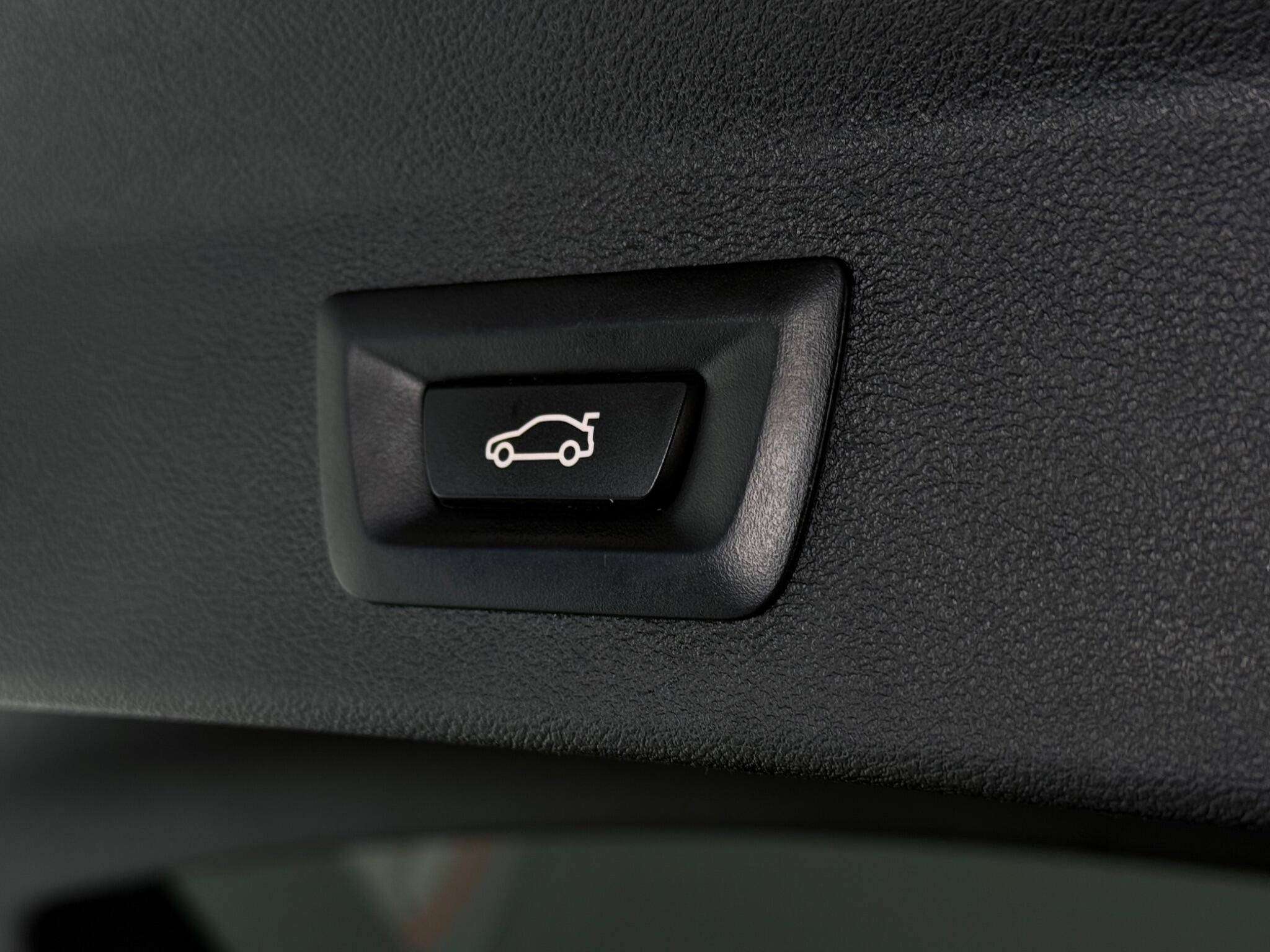 BMW X3 view 12