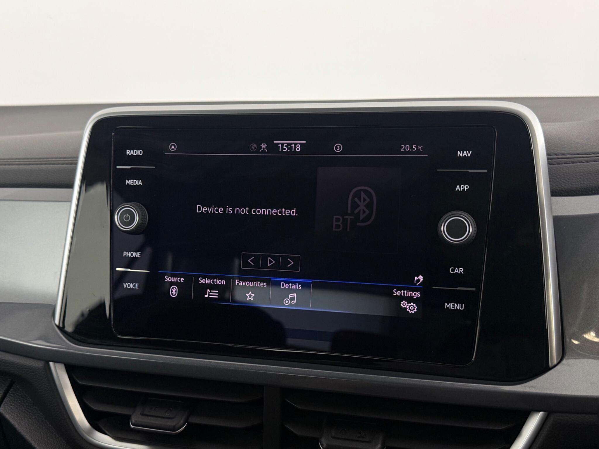 Volkswagen T-Roc view 20