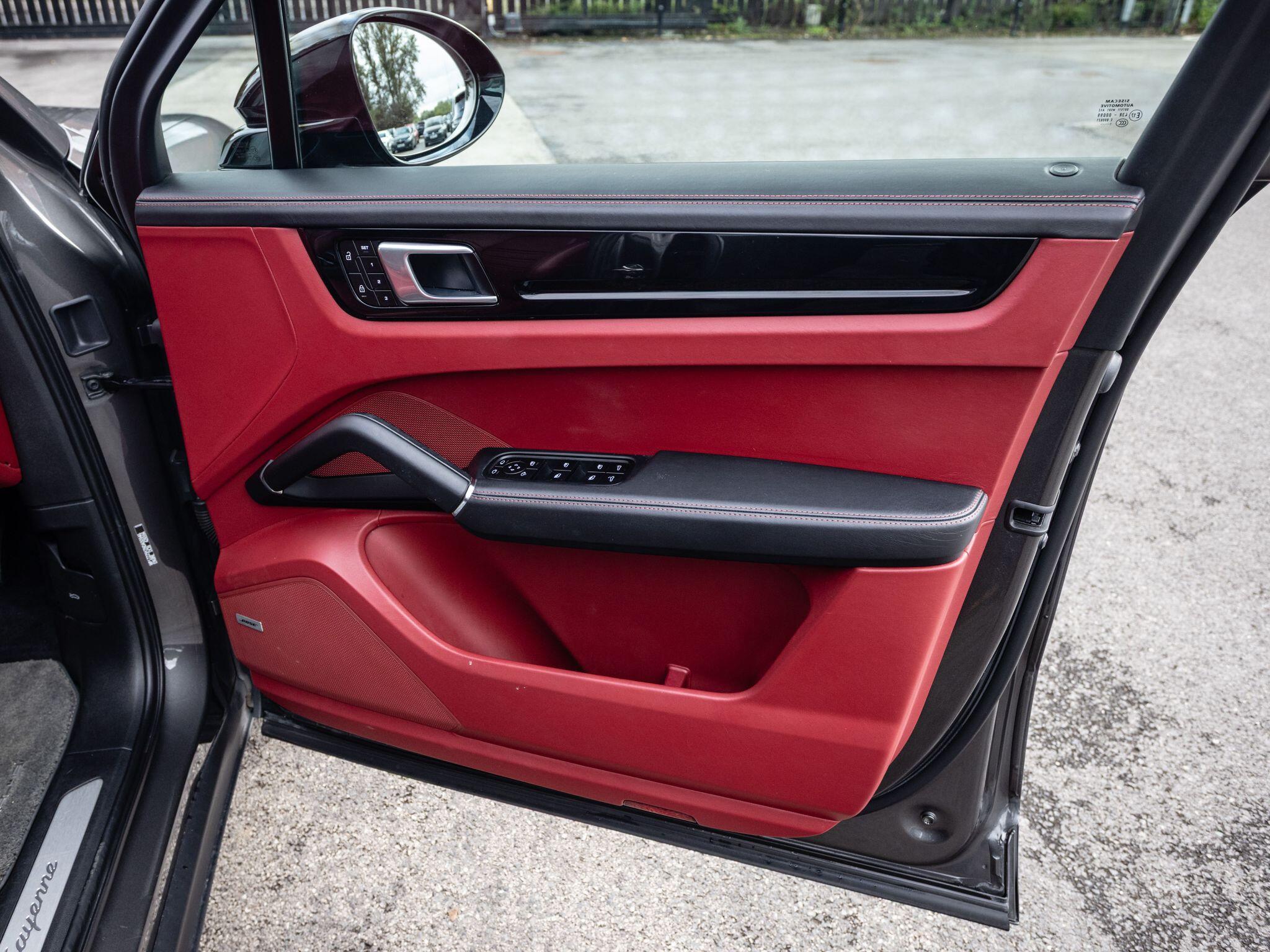 Porsche Cayenne view 20