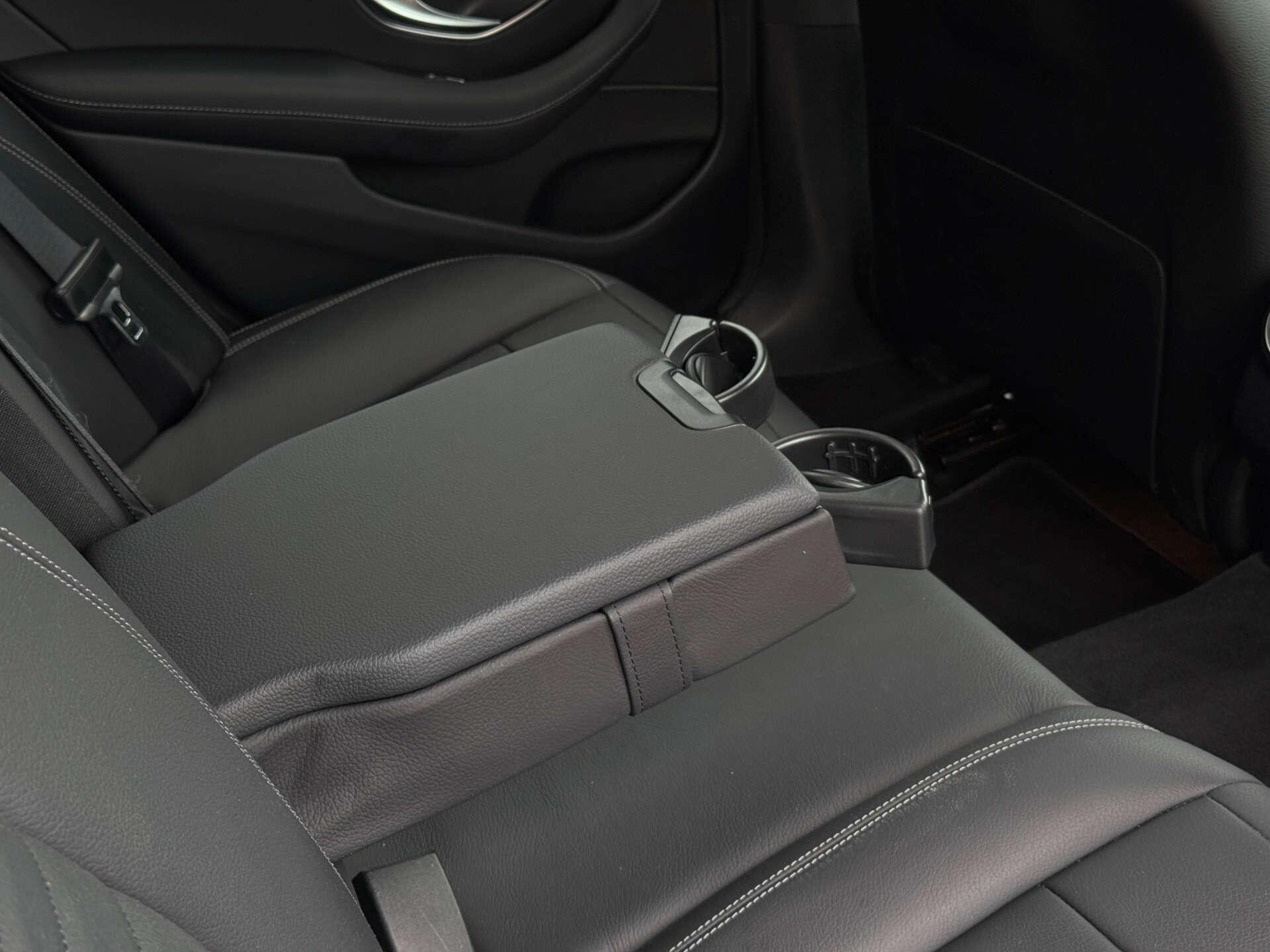 Mercedes-Benz E Class view 24