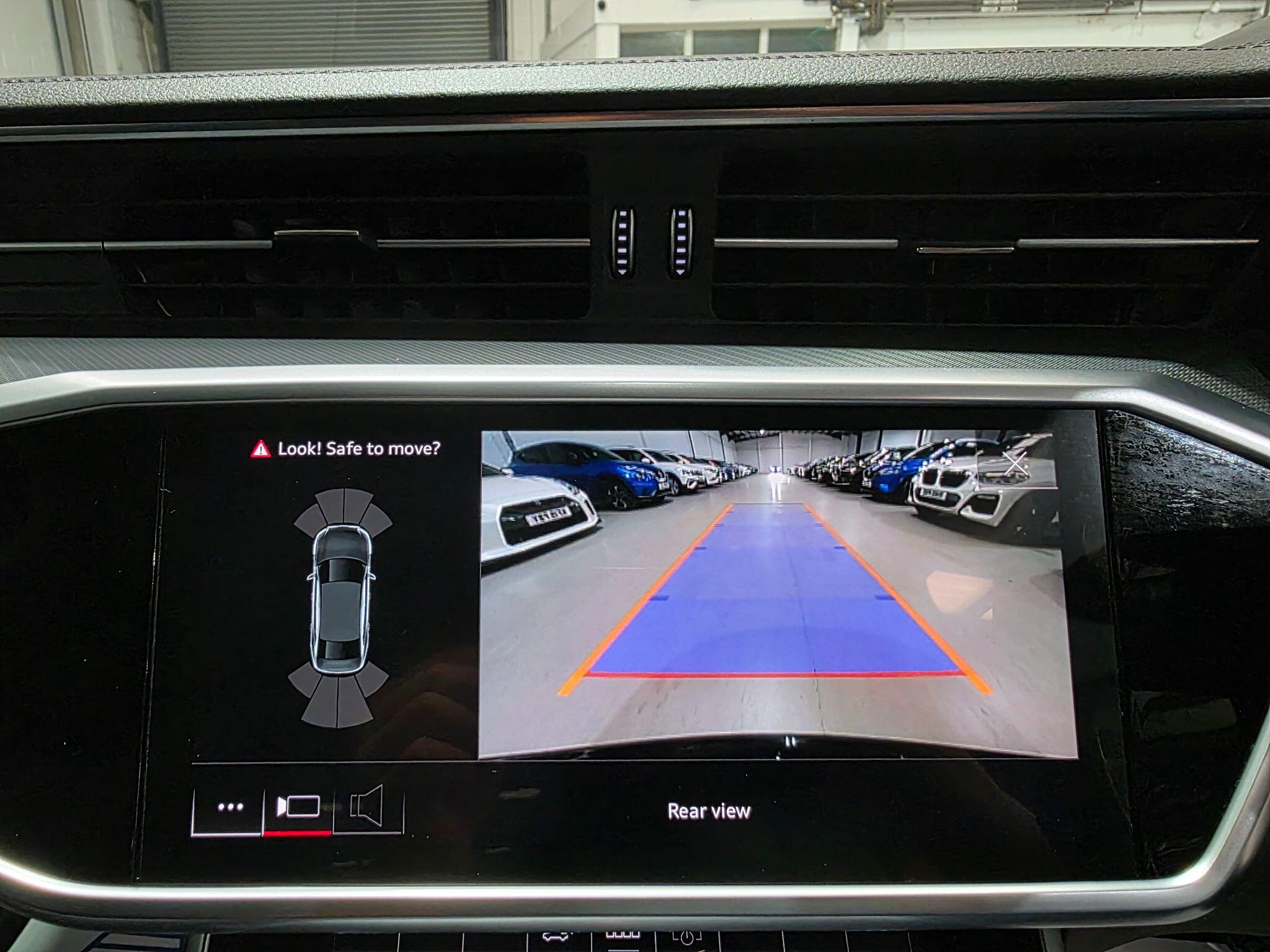 Audi A6 Saloon view 9