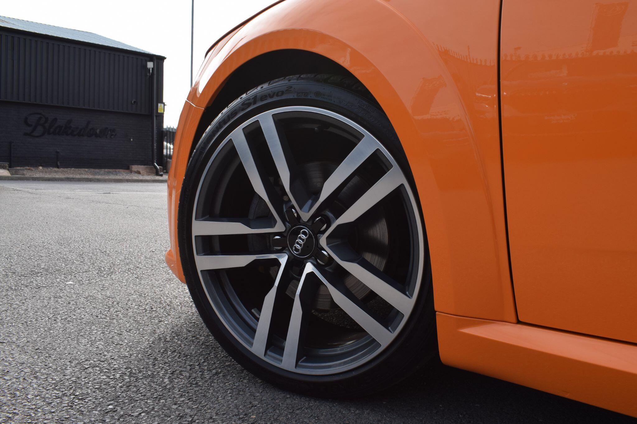 Audi TT view 38