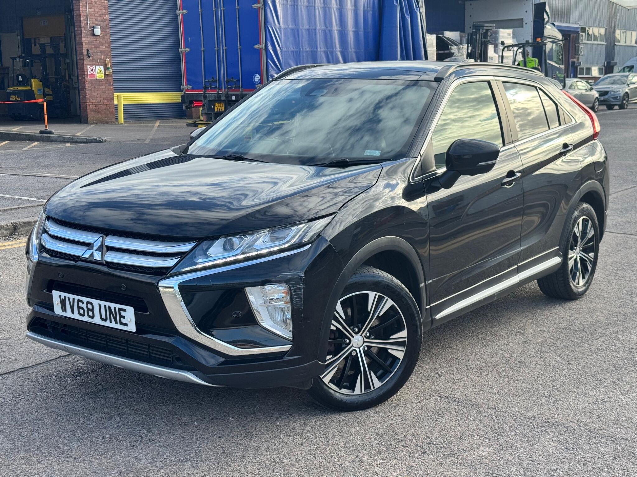 Mitsubishi Eclipse Cross view 3