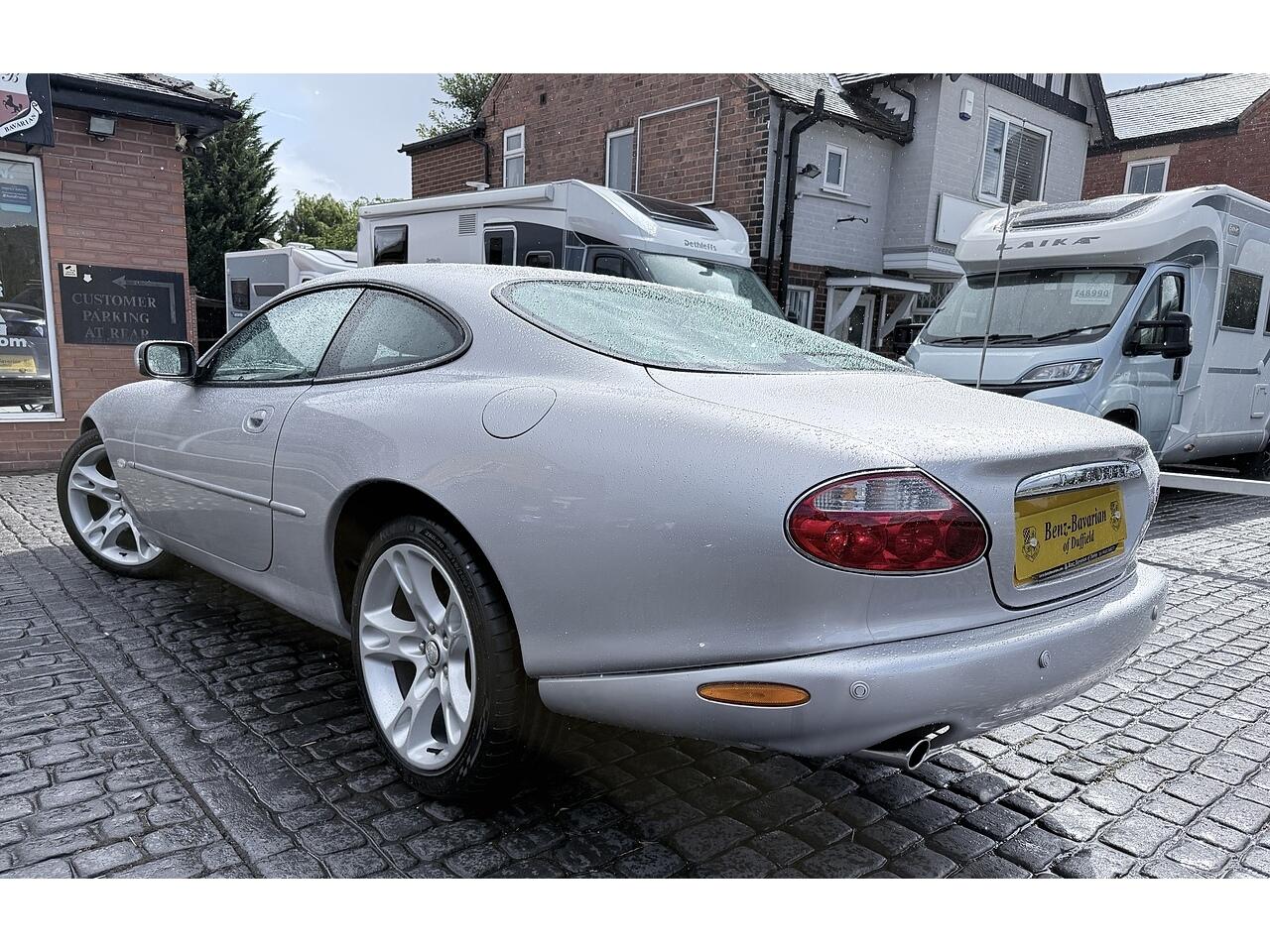 Jaguar XK8 view 10