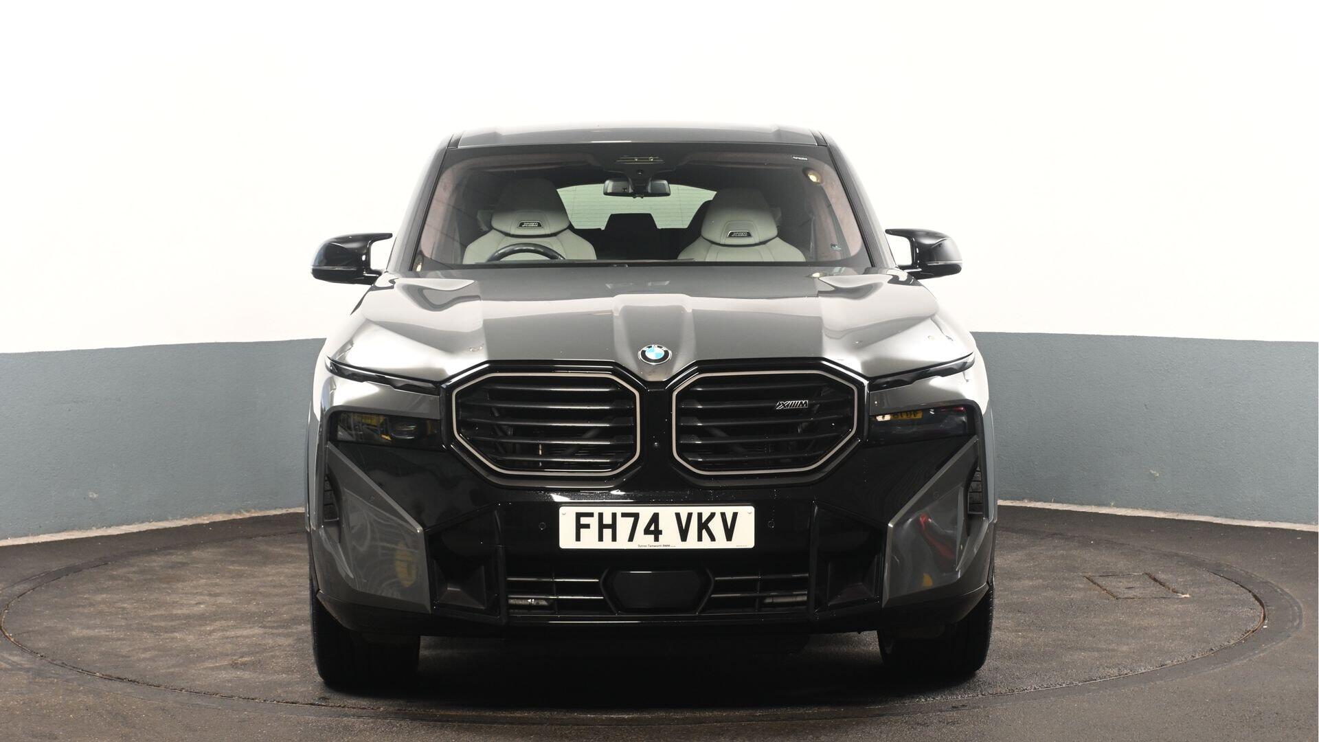 BMW XM view 16