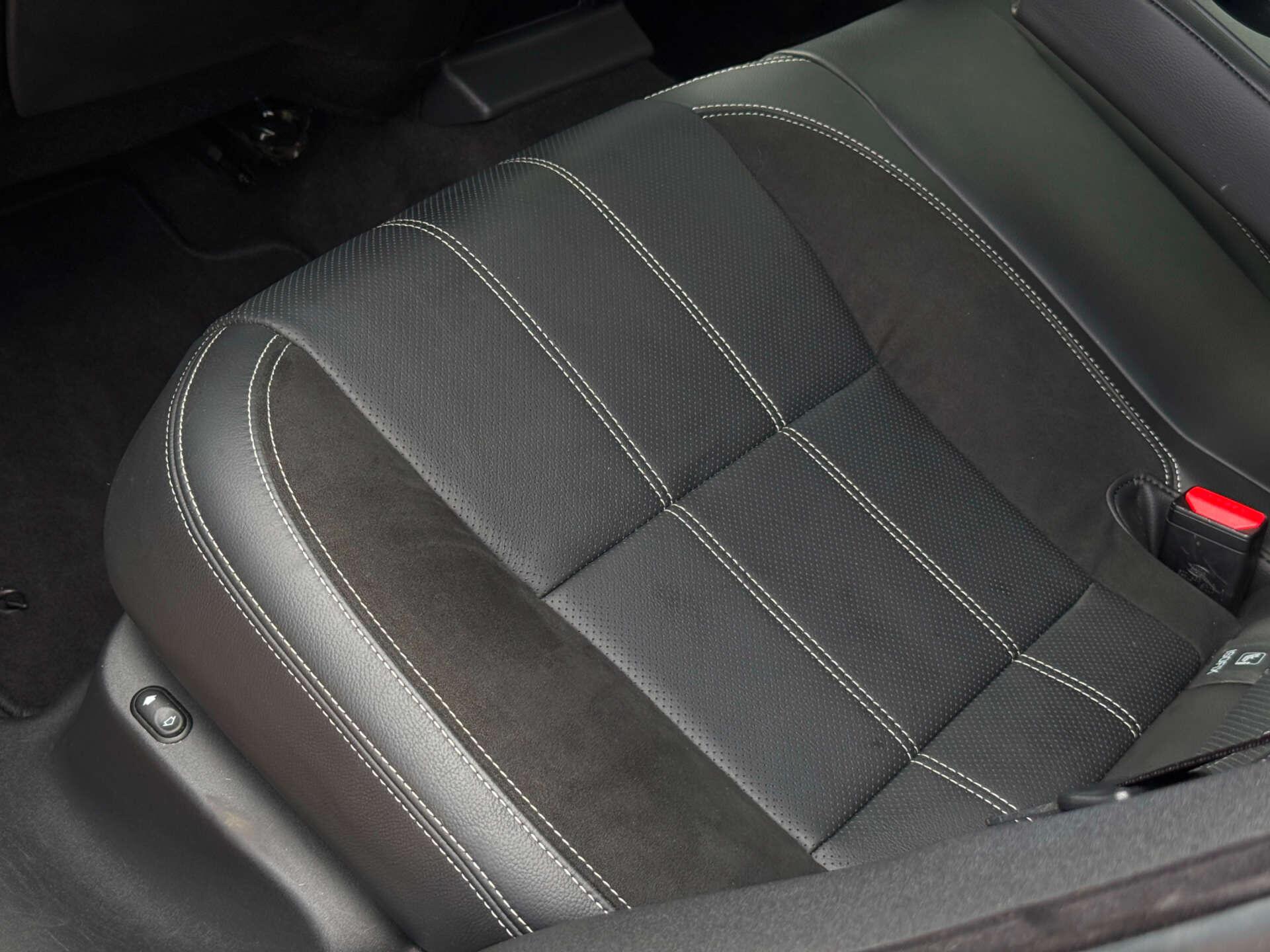 Land Rover Range Rover Velar view 36