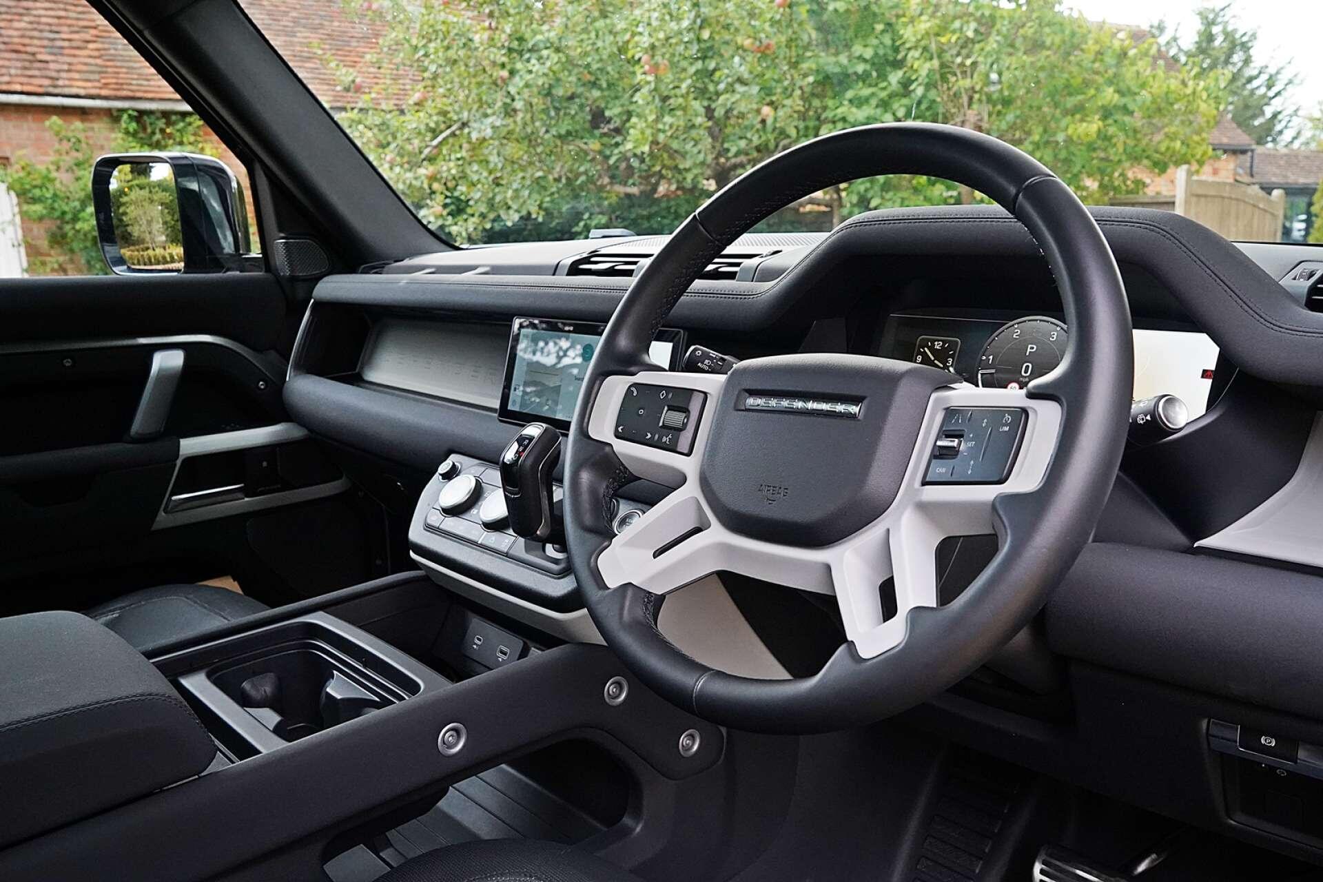 Land Rover Defender view 19