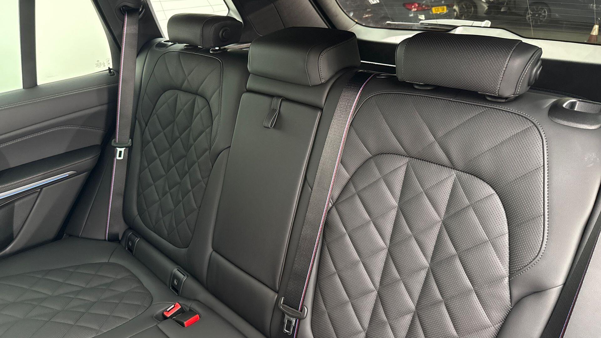 BMW X5 view 12