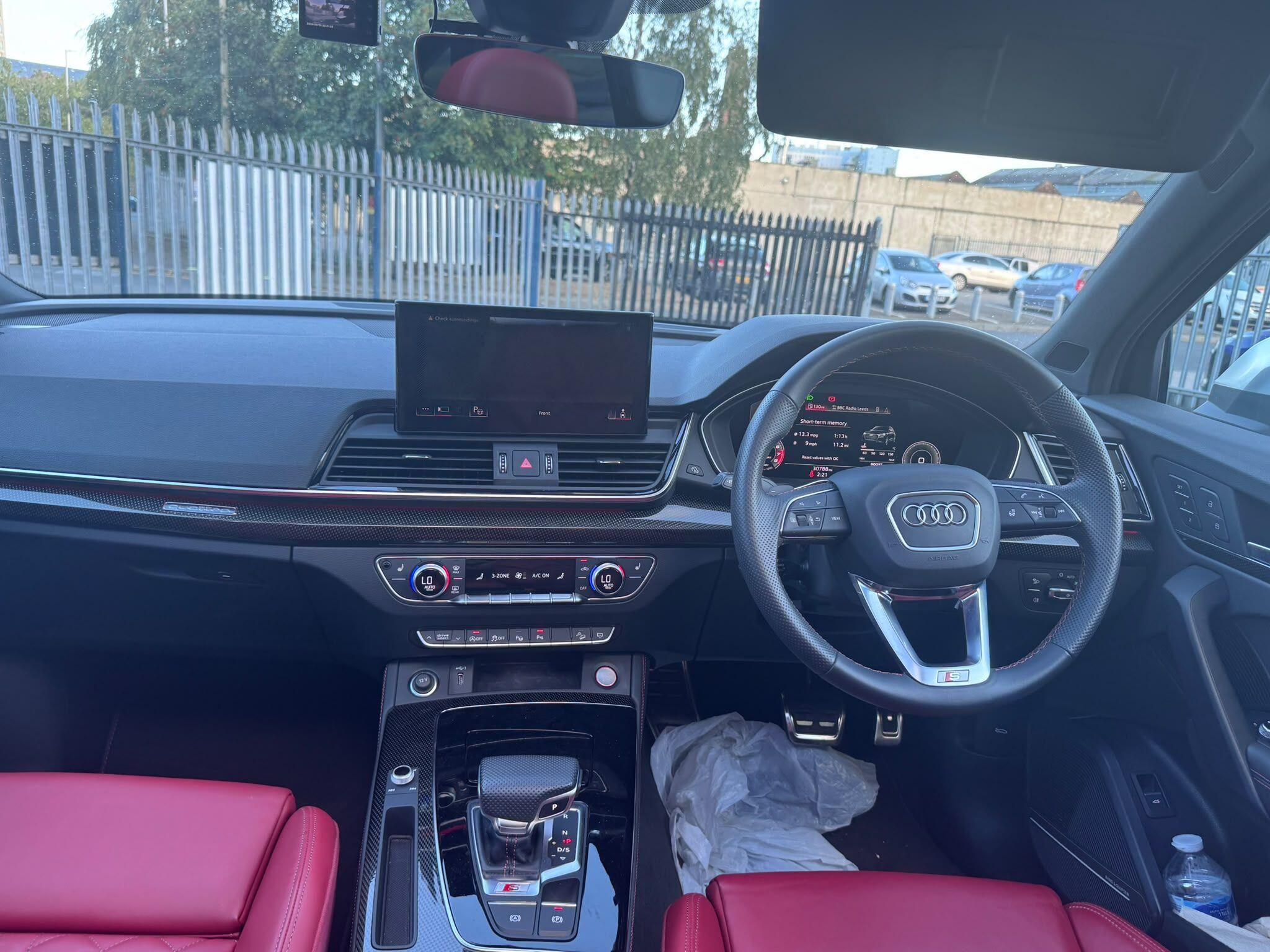 Audi SQ5 view 18