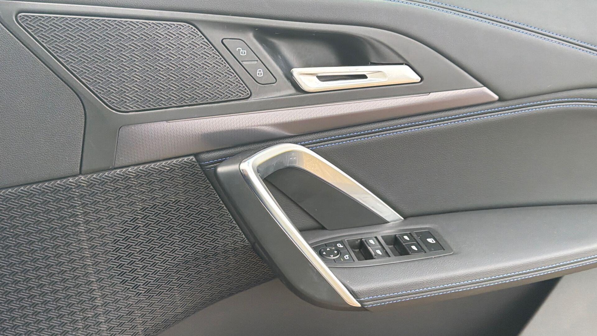 BMW Ix1 view 21