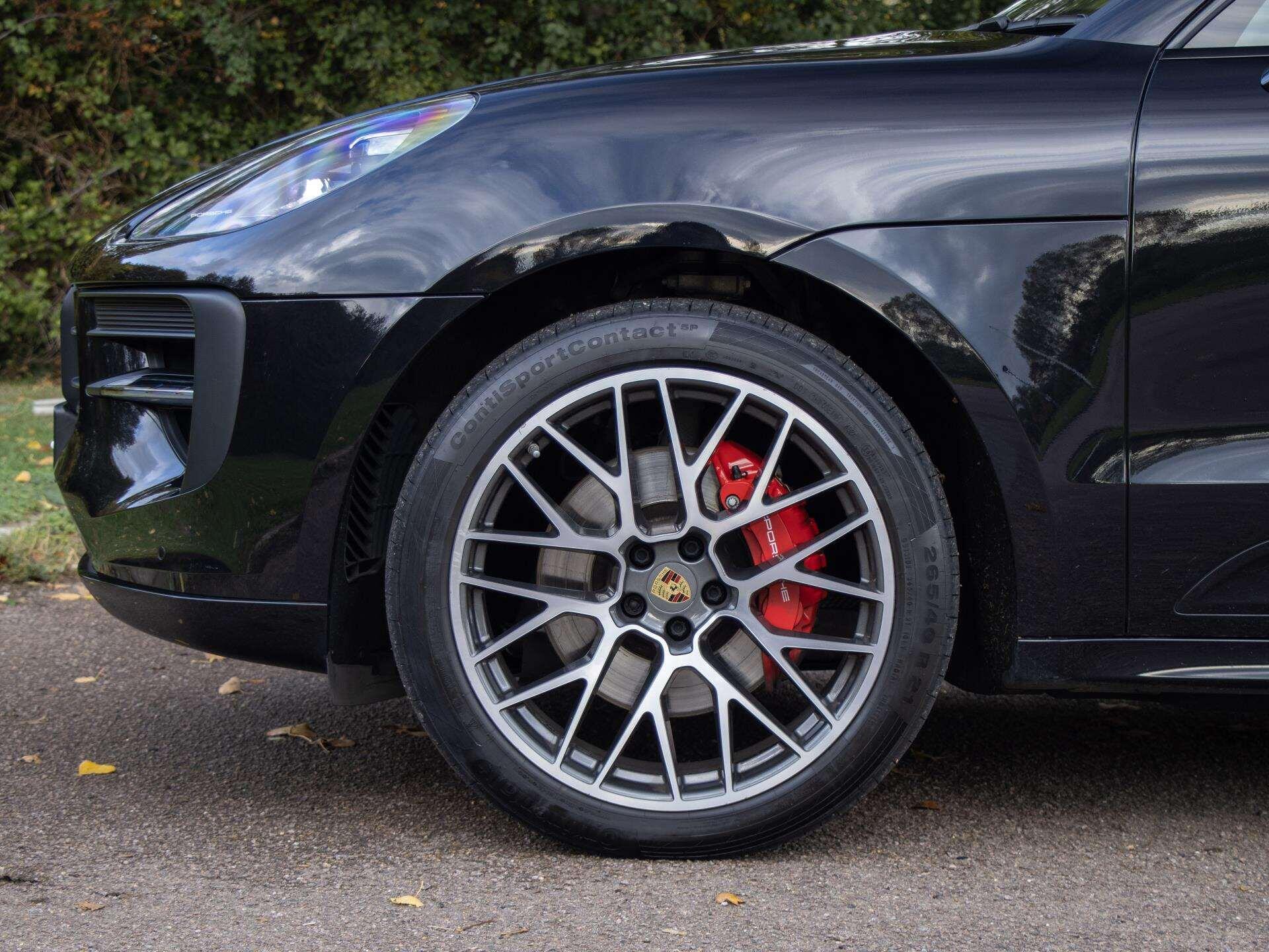 Porsche Macan view 4