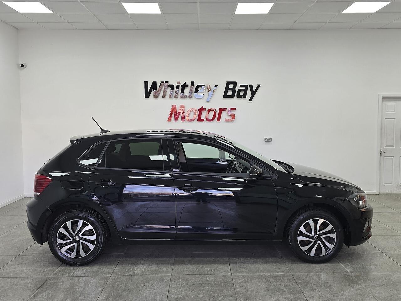 Volkswagen Polo view 2