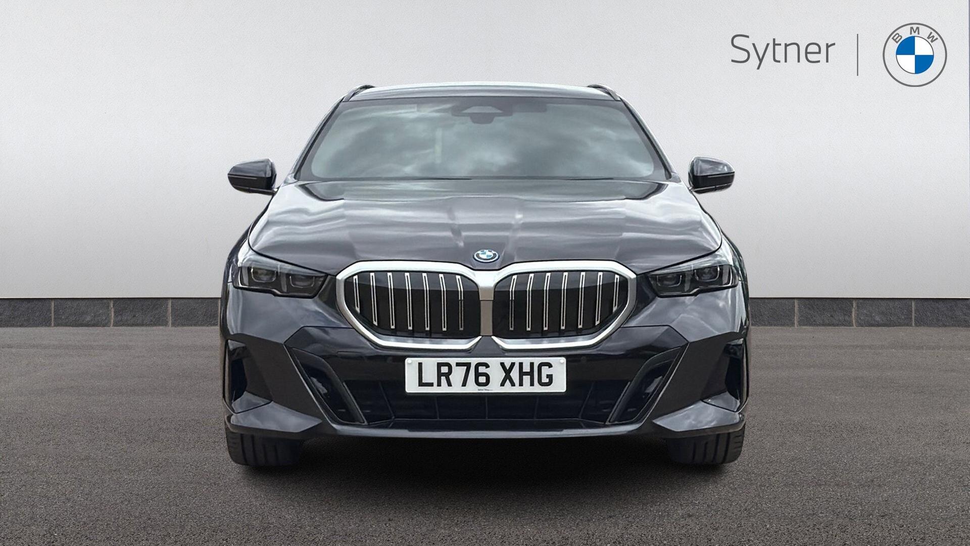 BMW 5 Series view 16