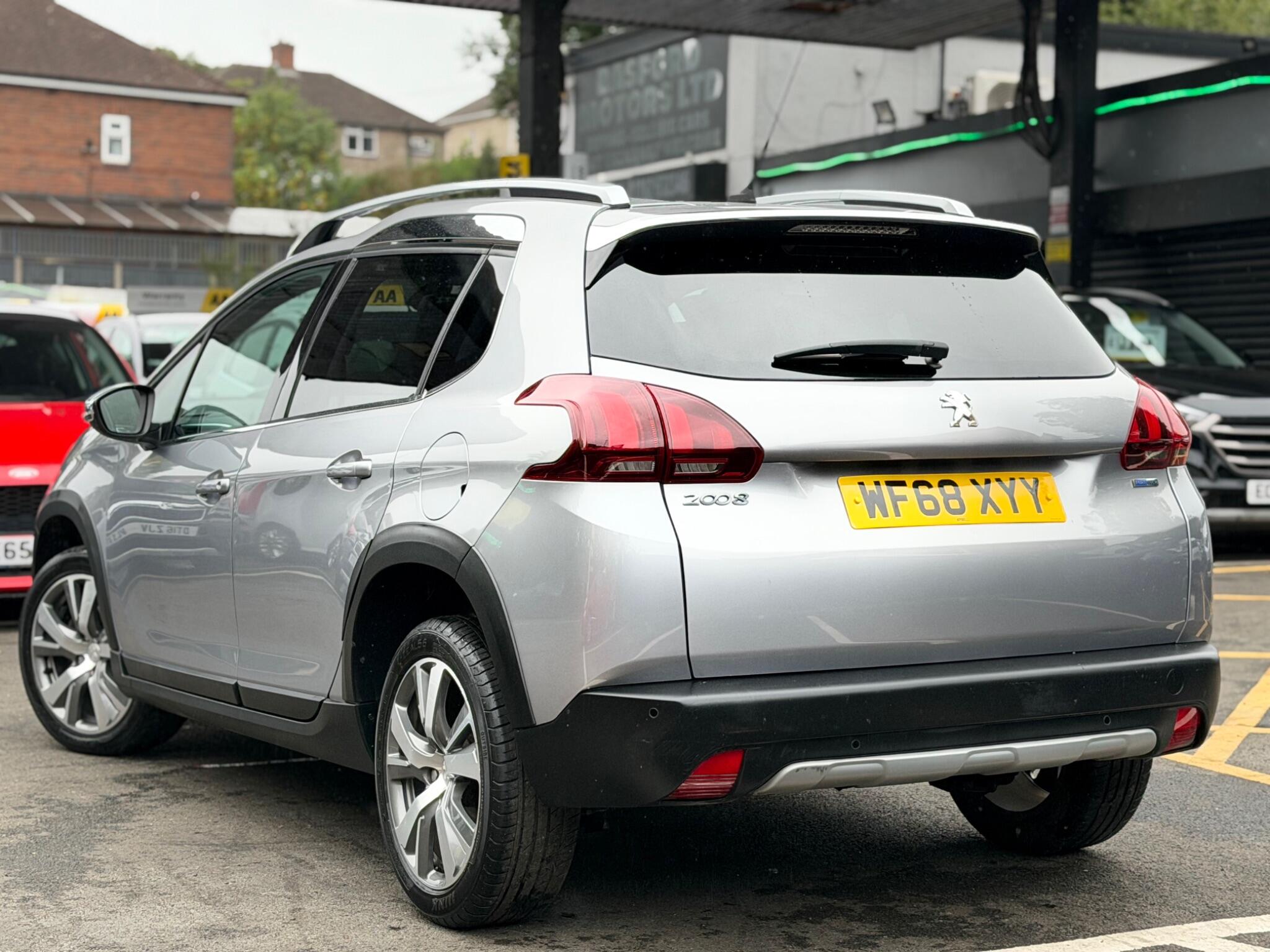 Peugeot 2008 view 12
