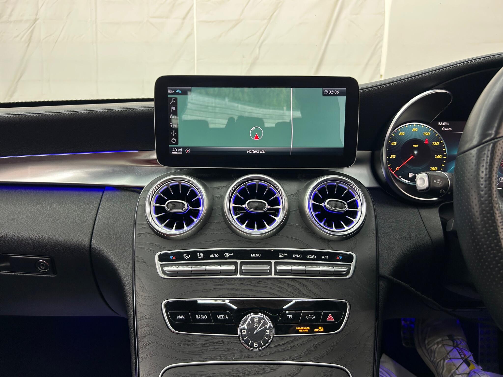 Mercedes-Benz C-Class view 38