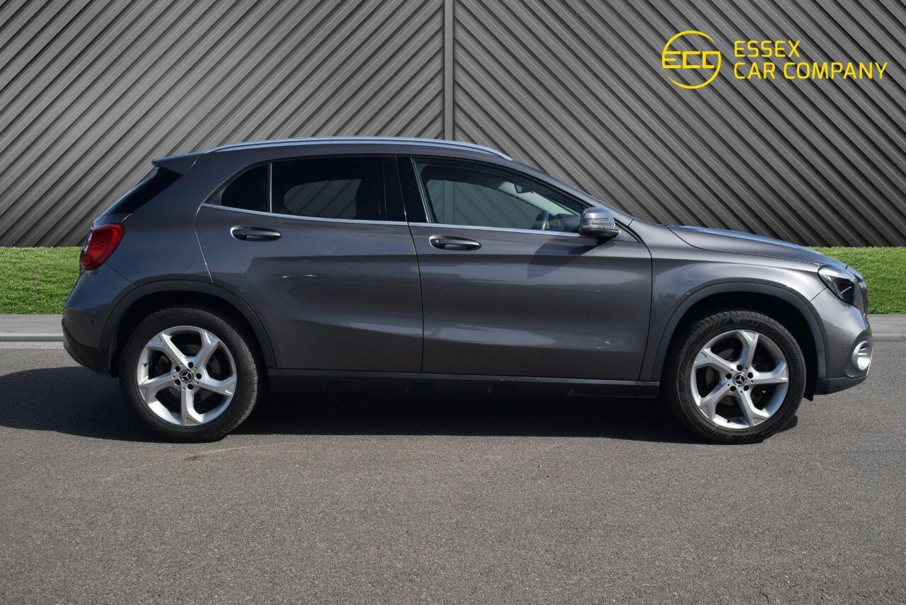 Mercedes-Benz GLA view 7