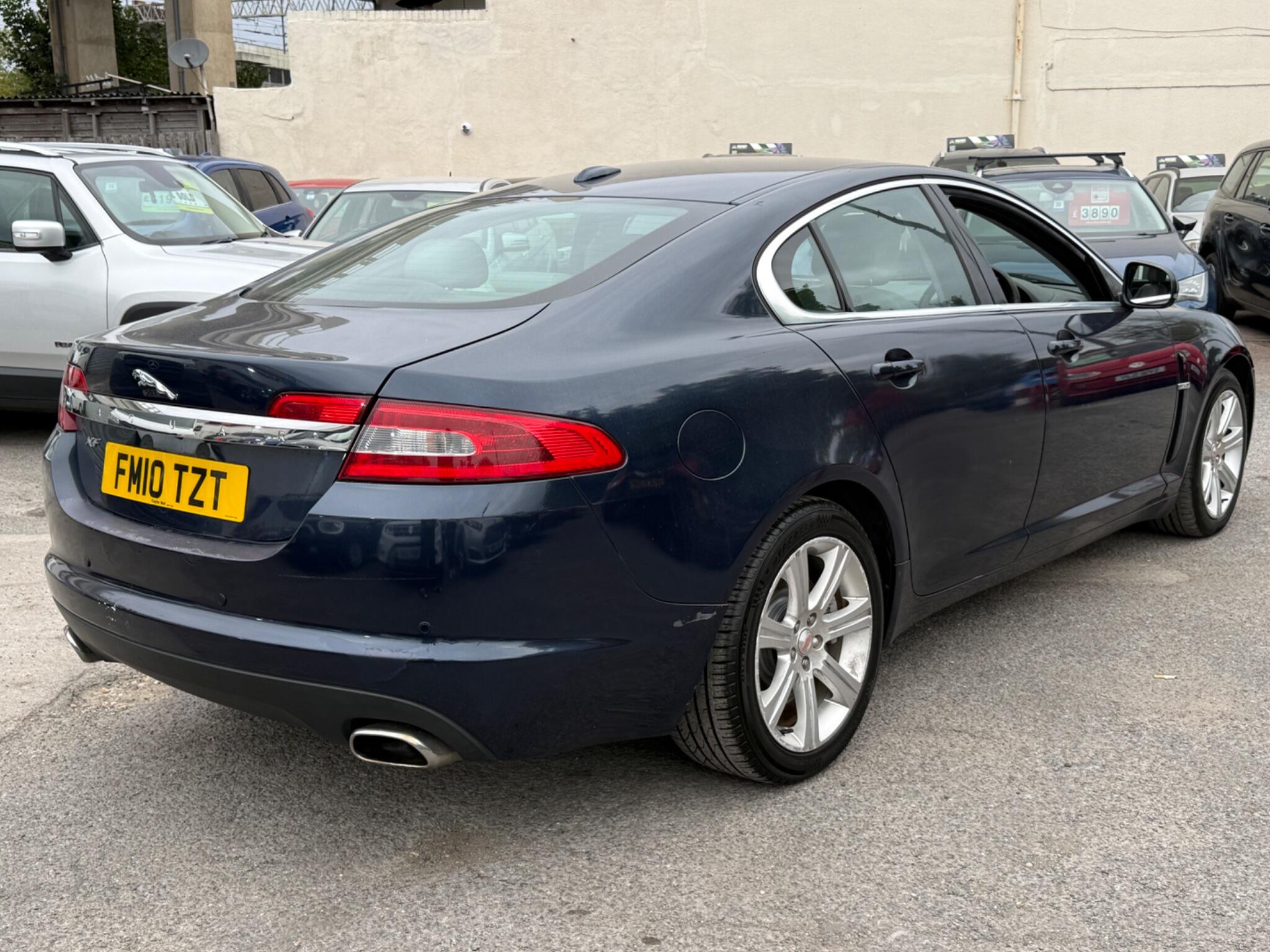 Jaguar XF - Image 17