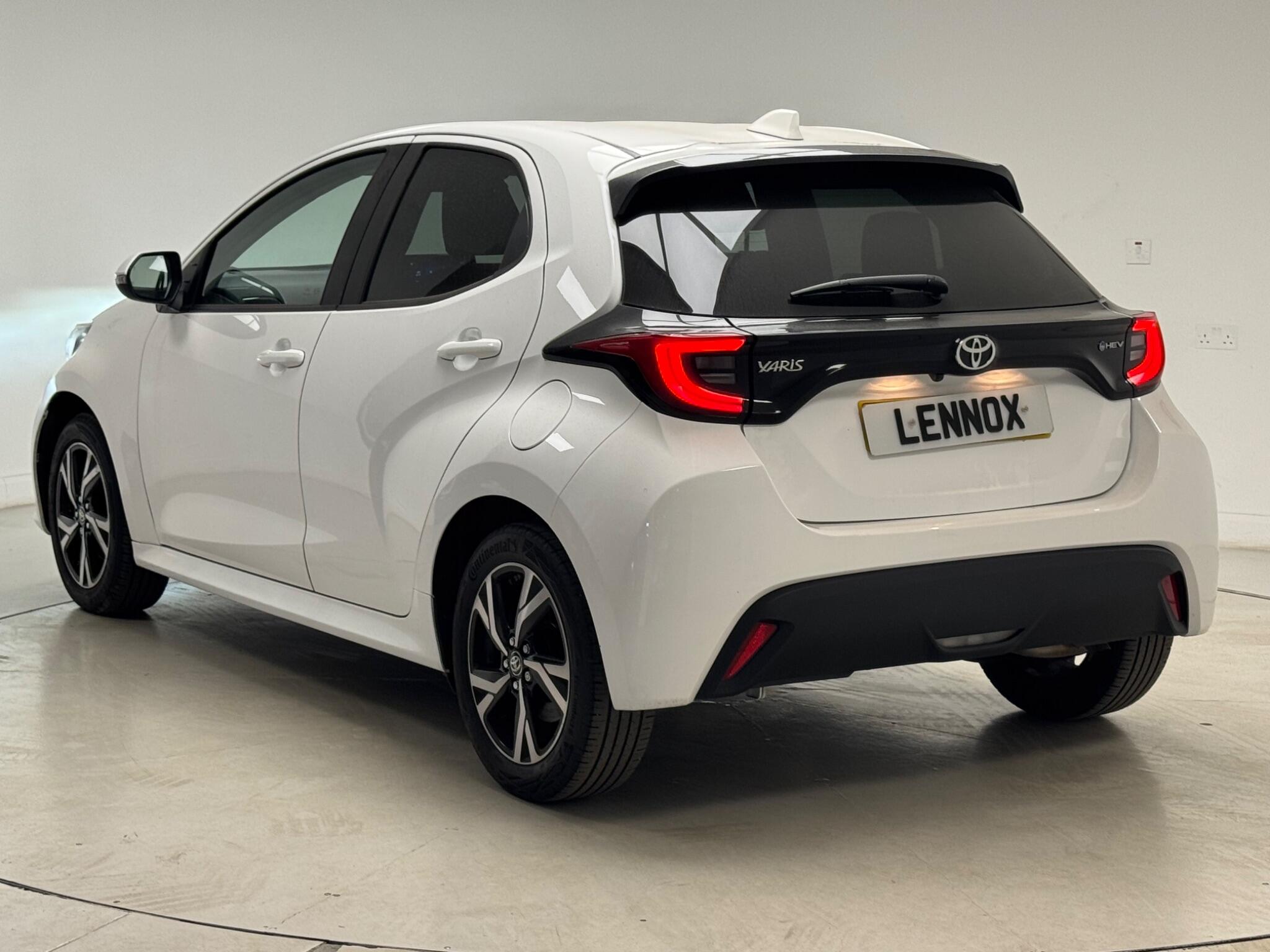 Toyota Yaris view 4