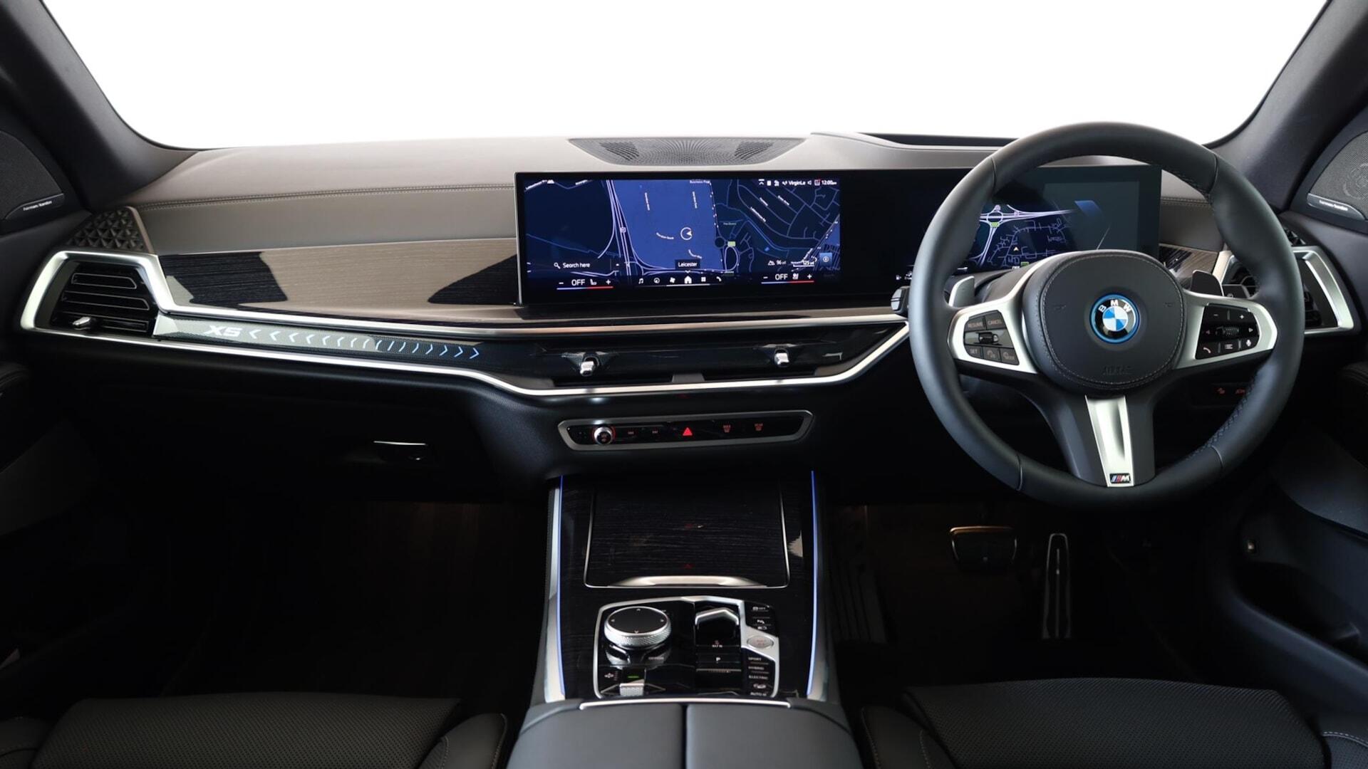 BMW X5 view 4