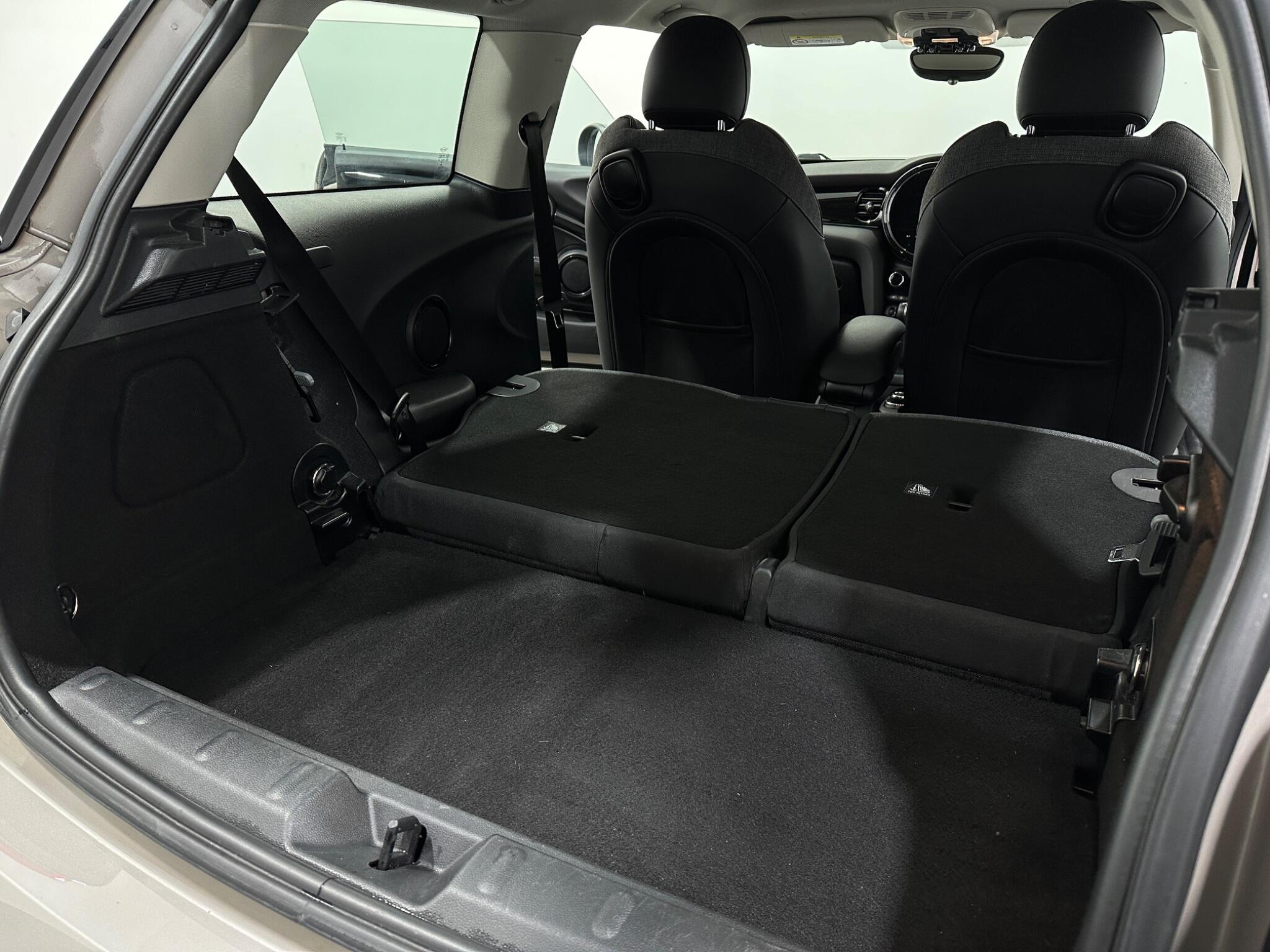 Mini Hatch view 42