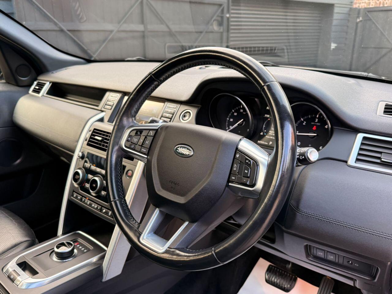Land Rover Discovery Sport view 11