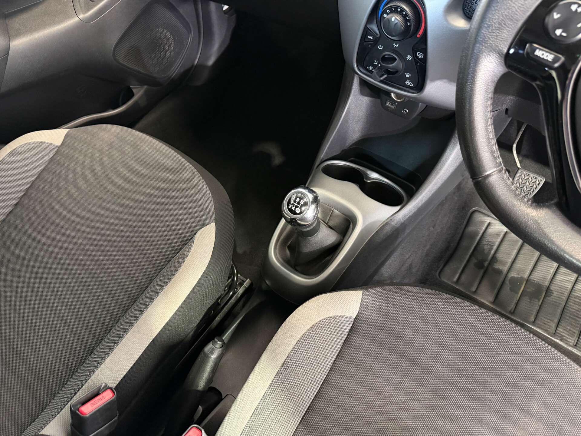 Toyota Aygo view 16