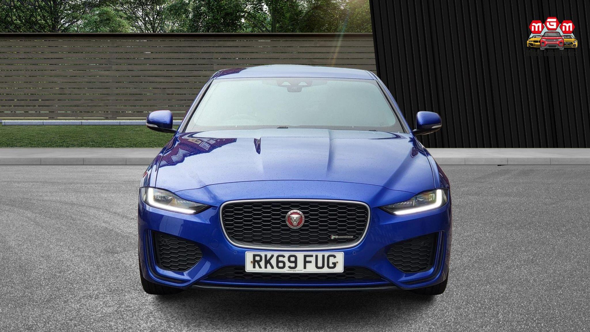 Jaguar Xe view 4