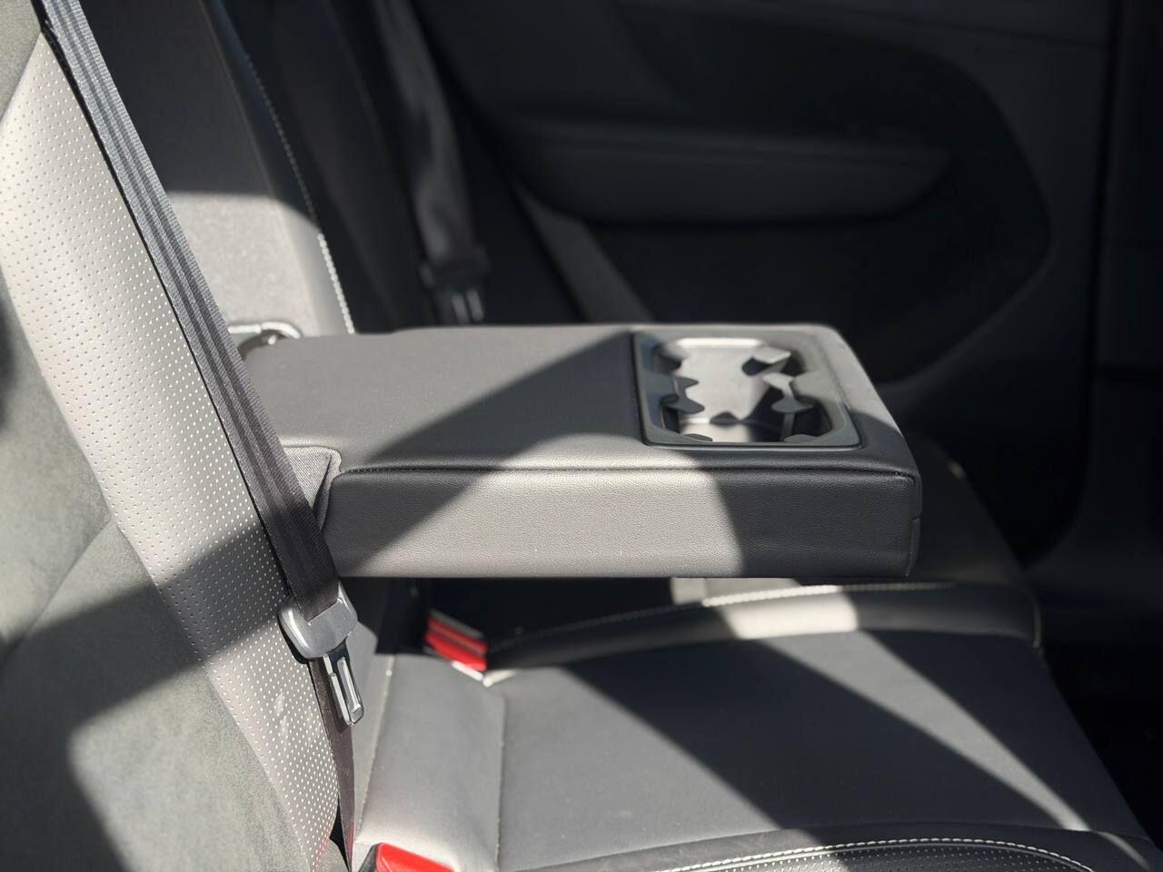 Volvo XC40 view 18