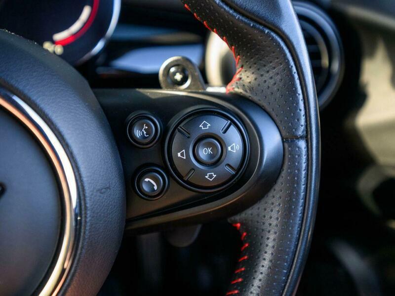 Mini Hatch view 29