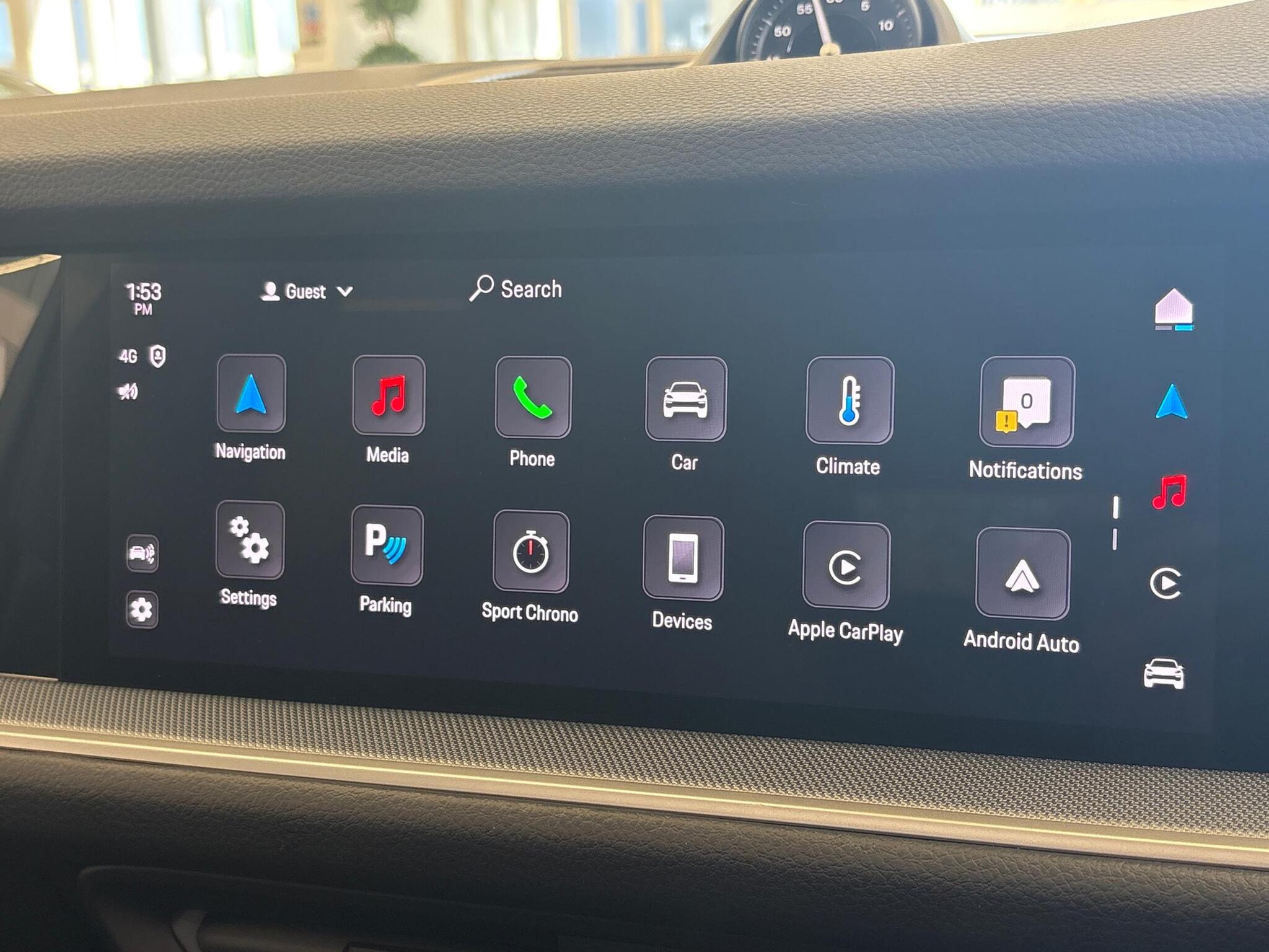 Porsche Cayenne view 31