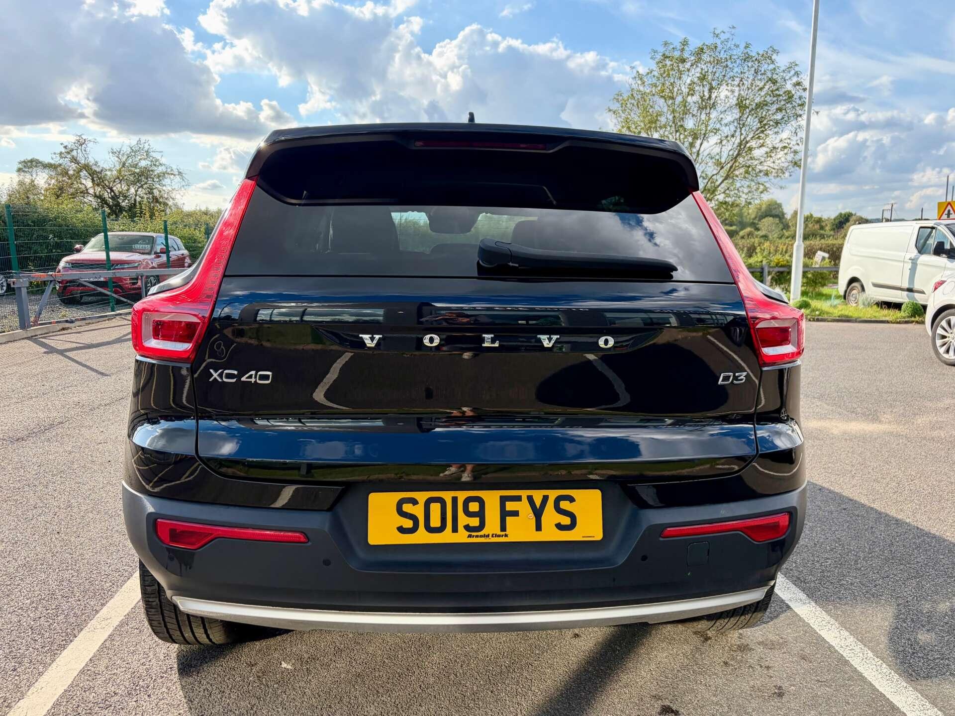 Volvo XC40 view 7