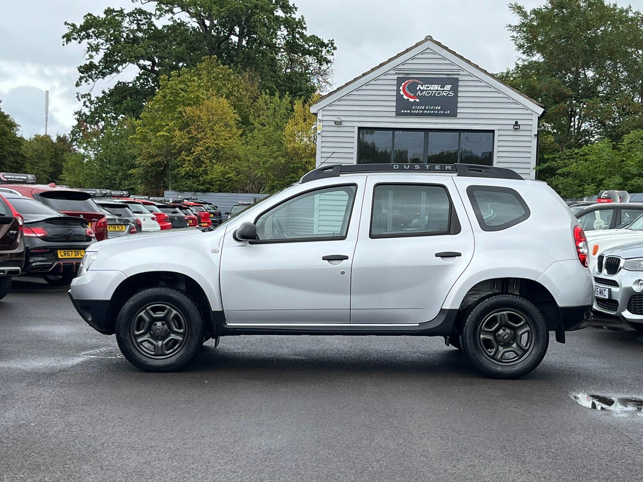 Dacia Duster view 4