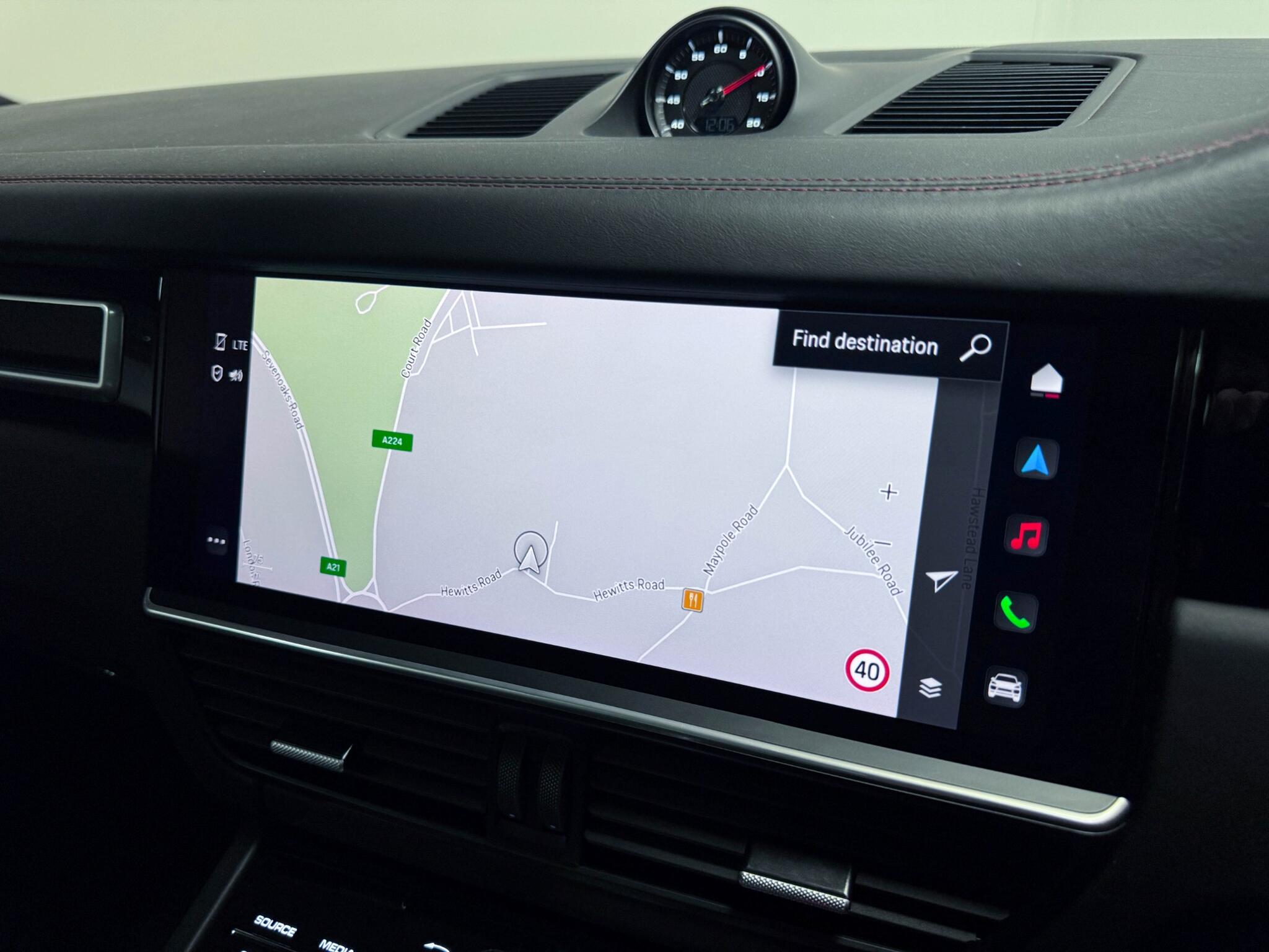 Porsche Cayenne view 12