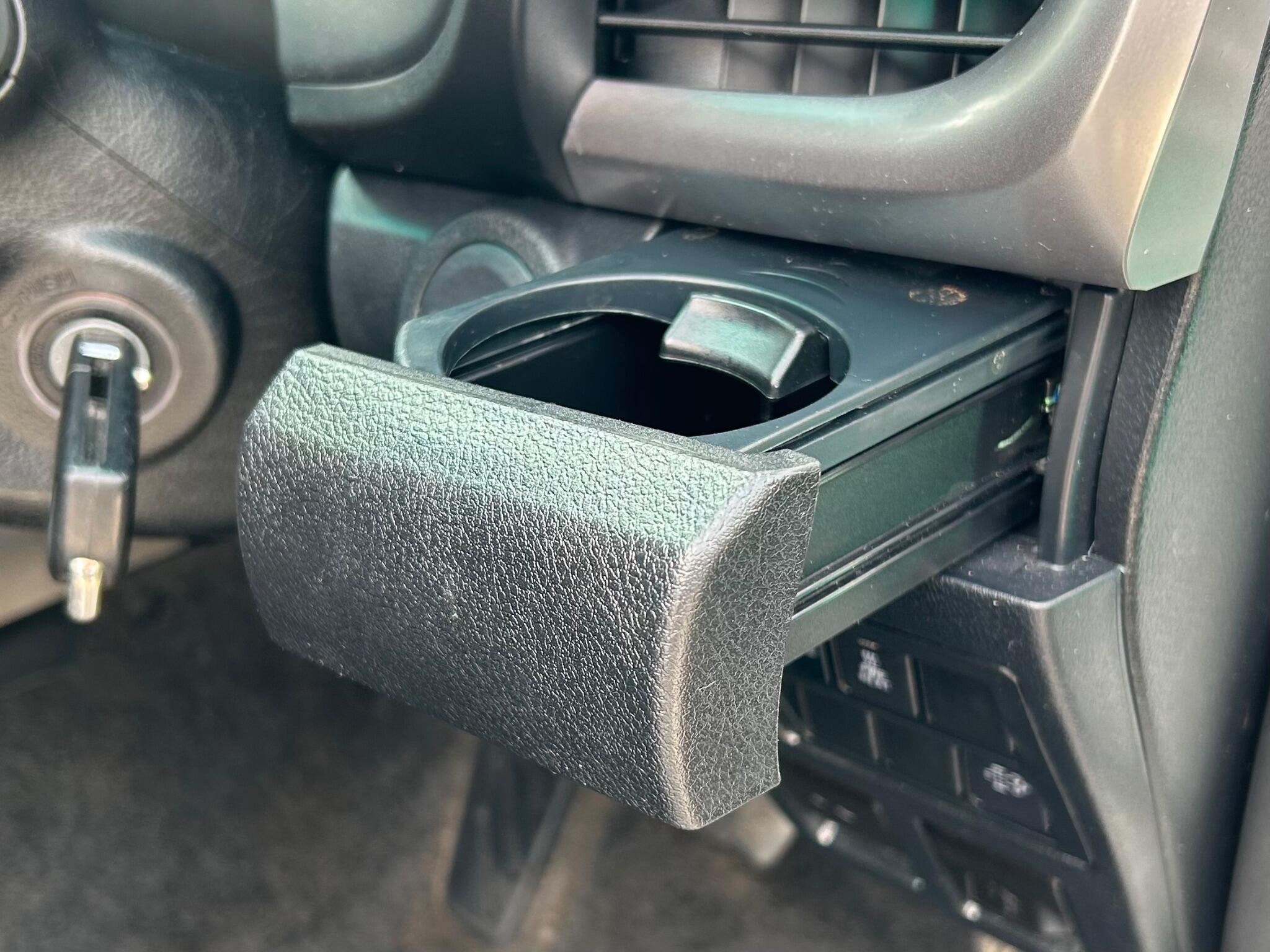 Toyota Hilux view 16