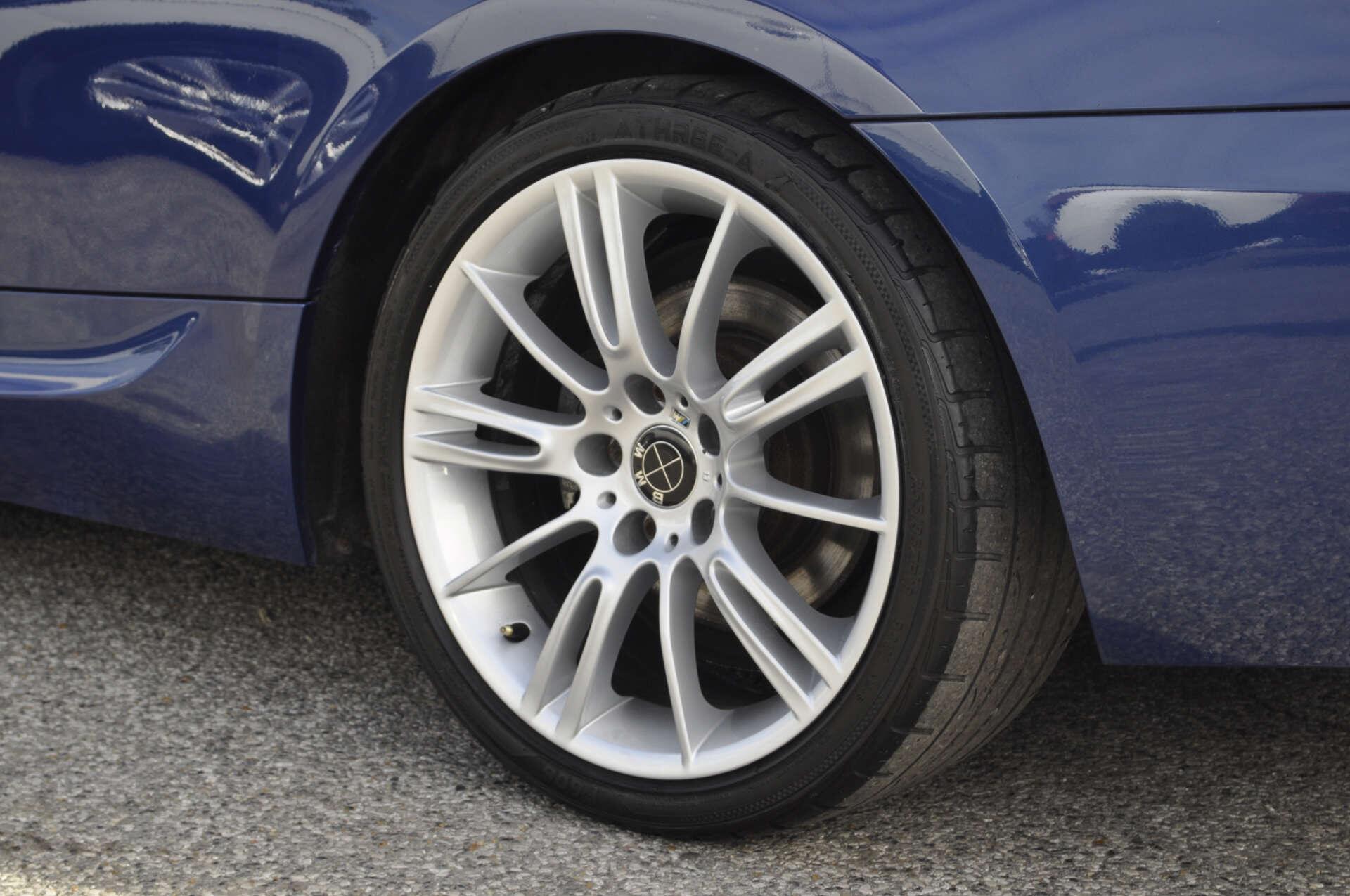 BMW 3 Series view 23
