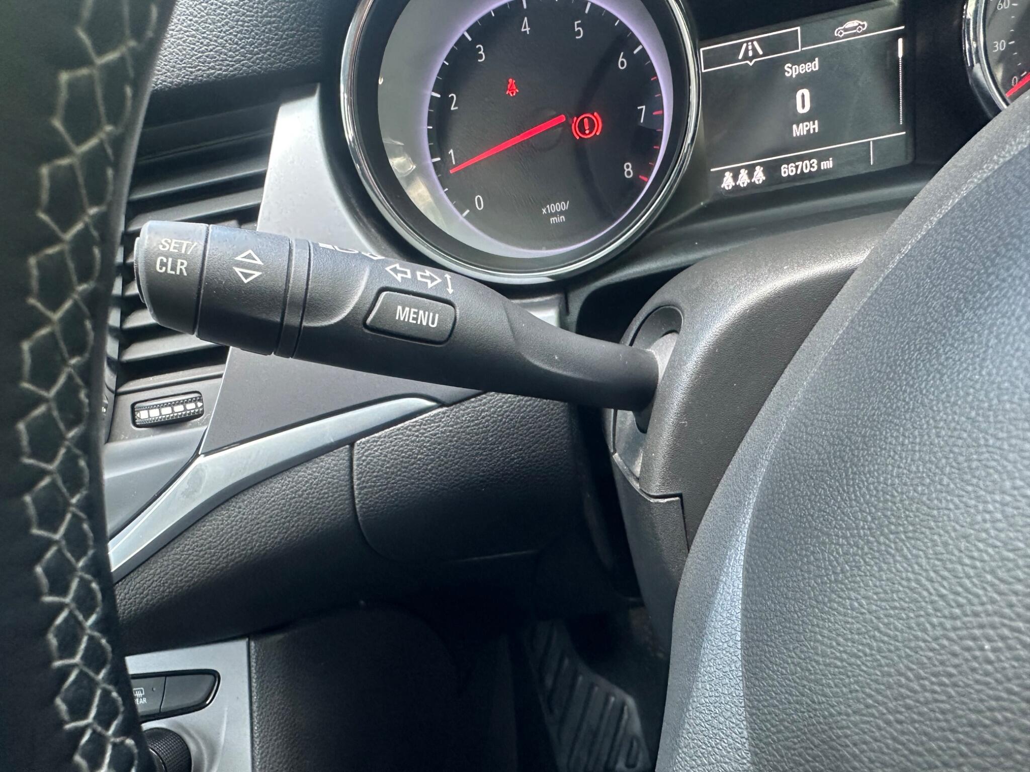 2016 Vauxhall Astra image 17