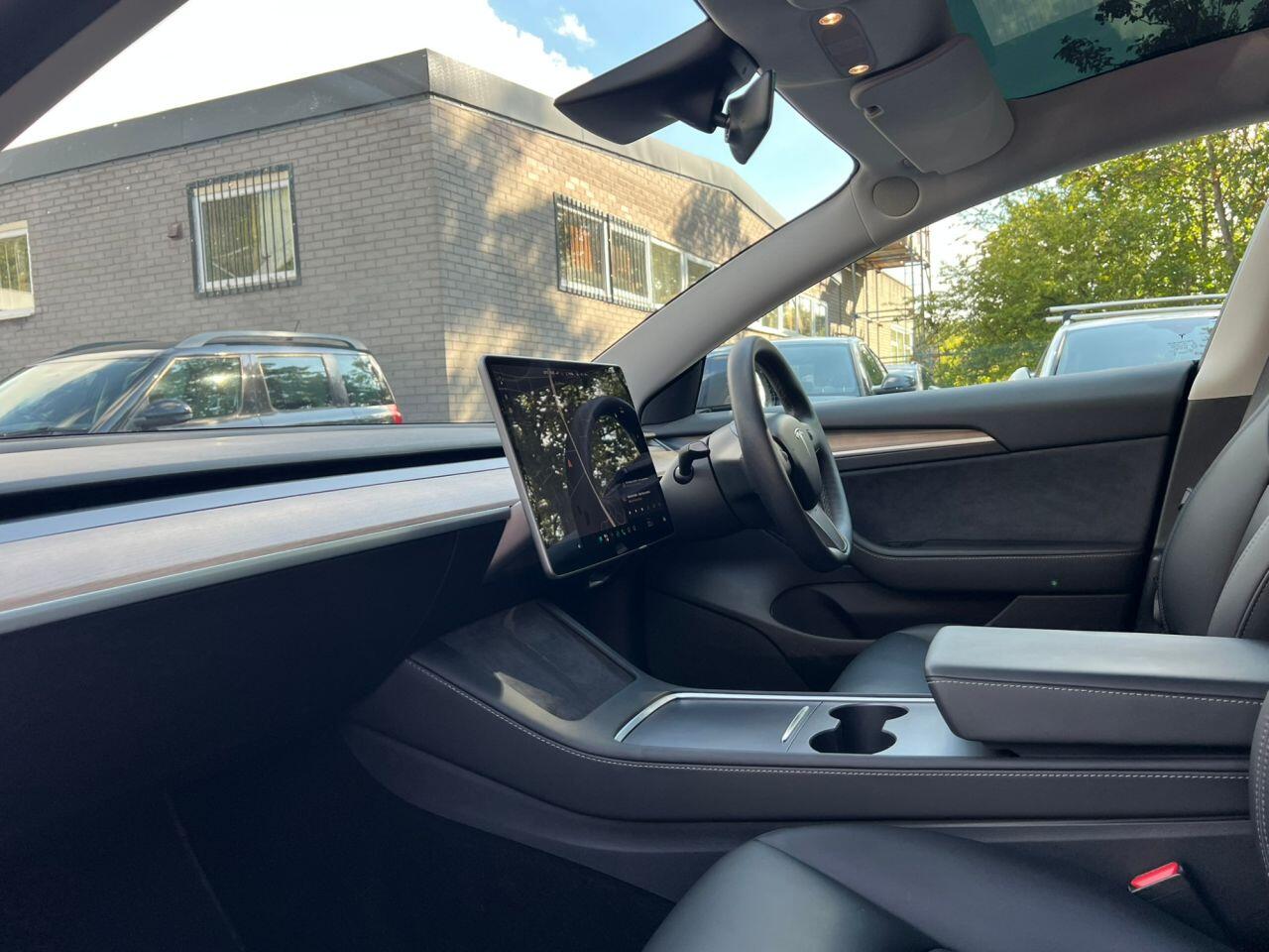 Tesla Model 3 view 20