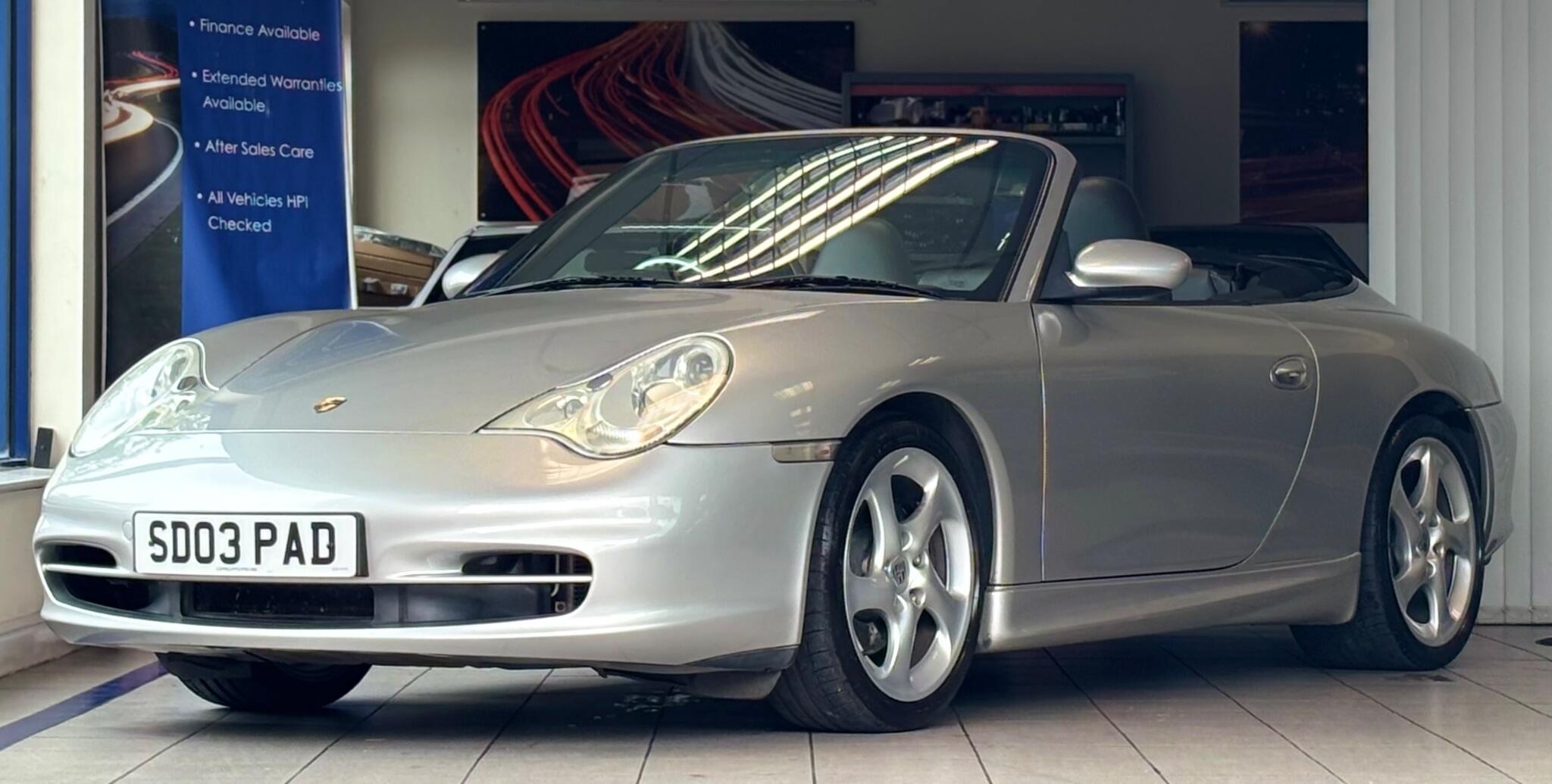 Porsche 911 view 3