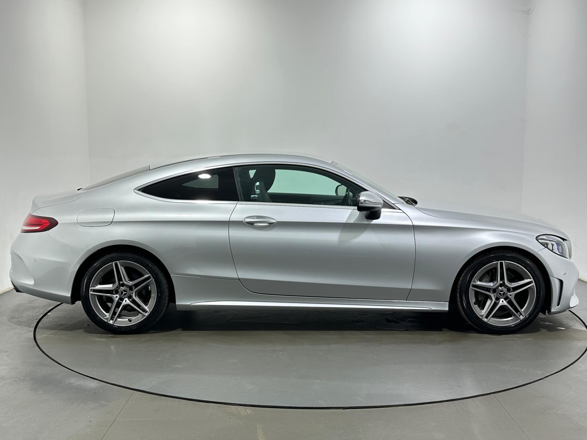 Mercedes-Benz C-Class view 9