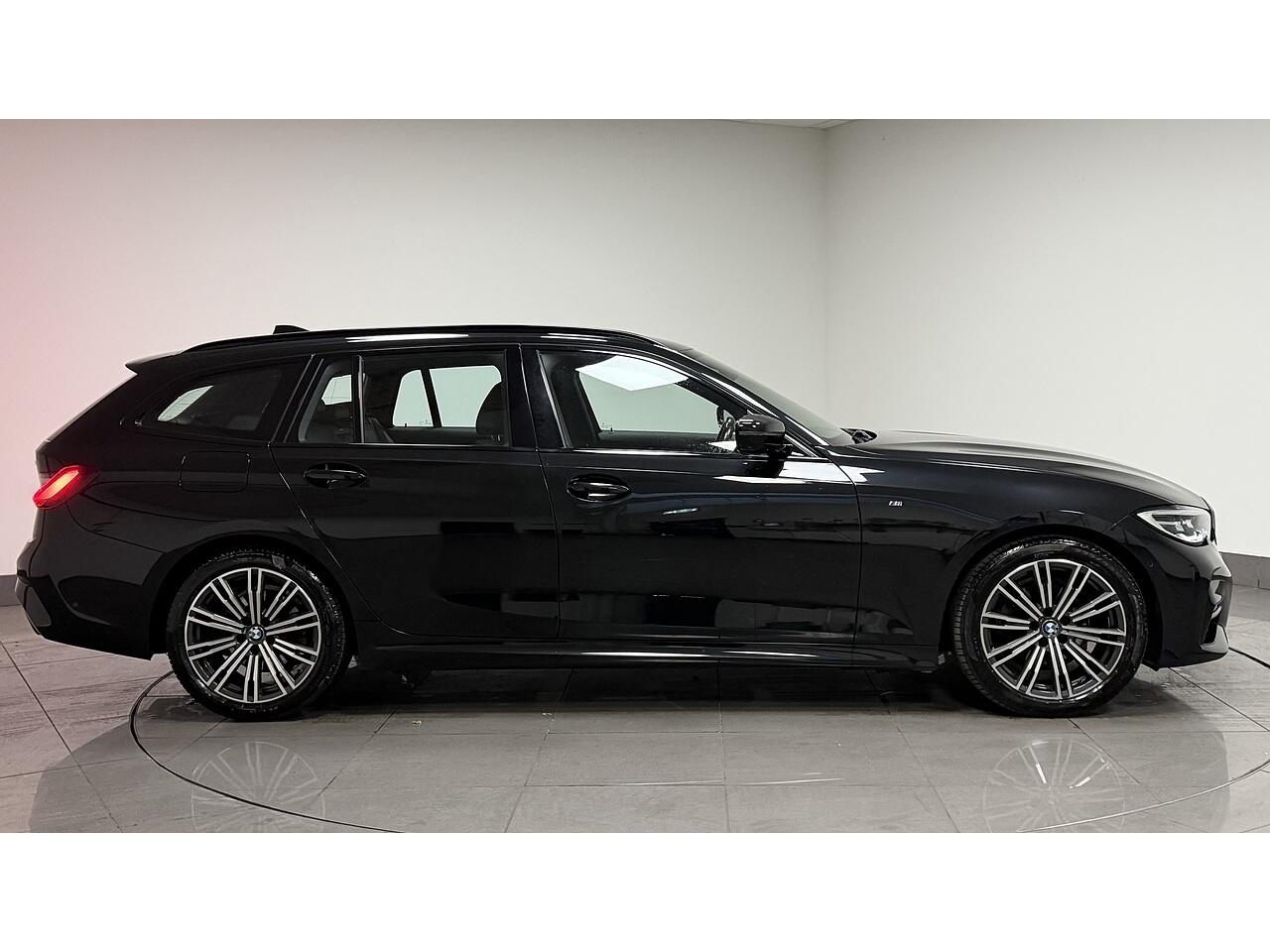BMW 3 Series view 9