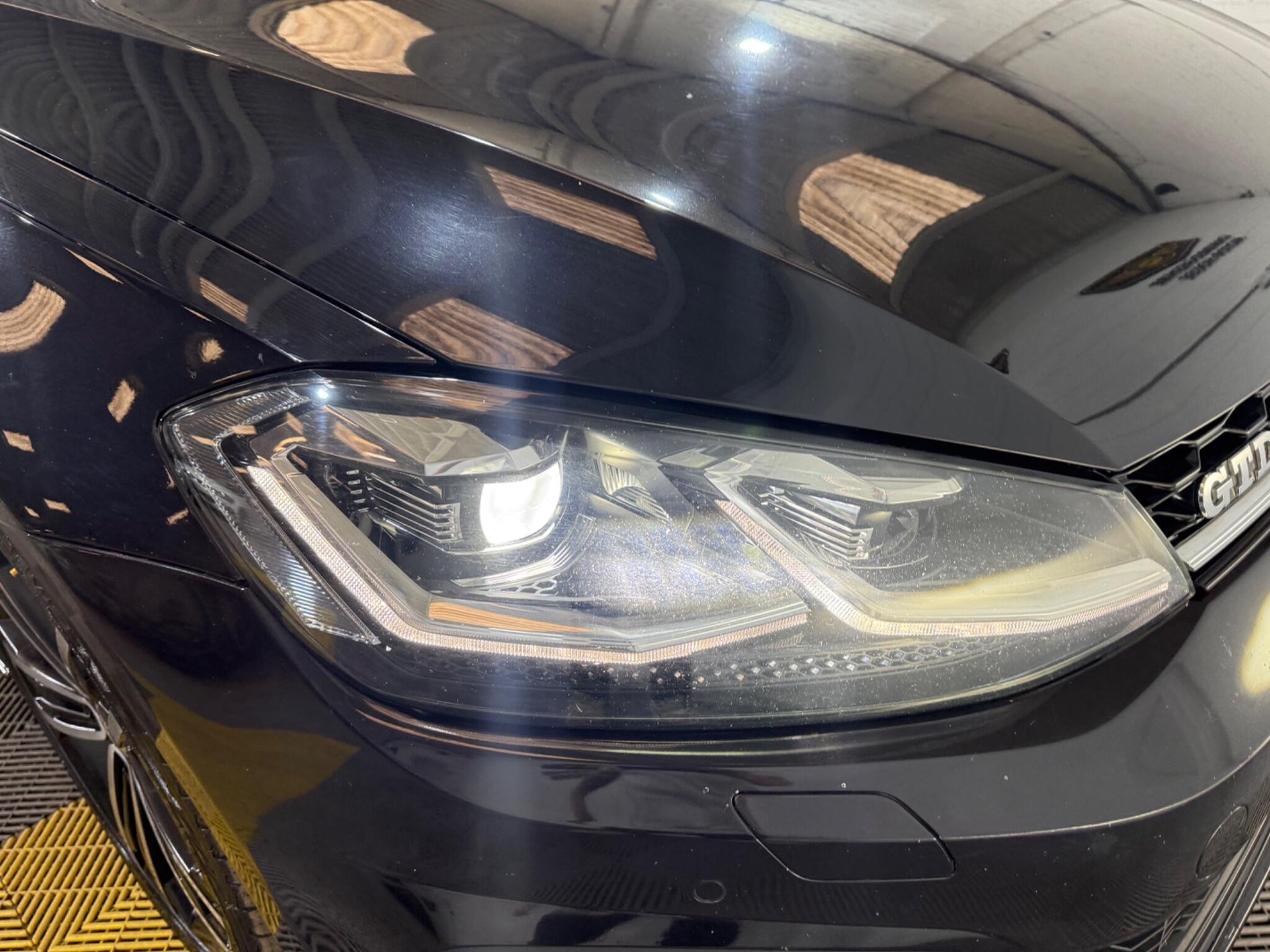 Volkswagen Golf view 60