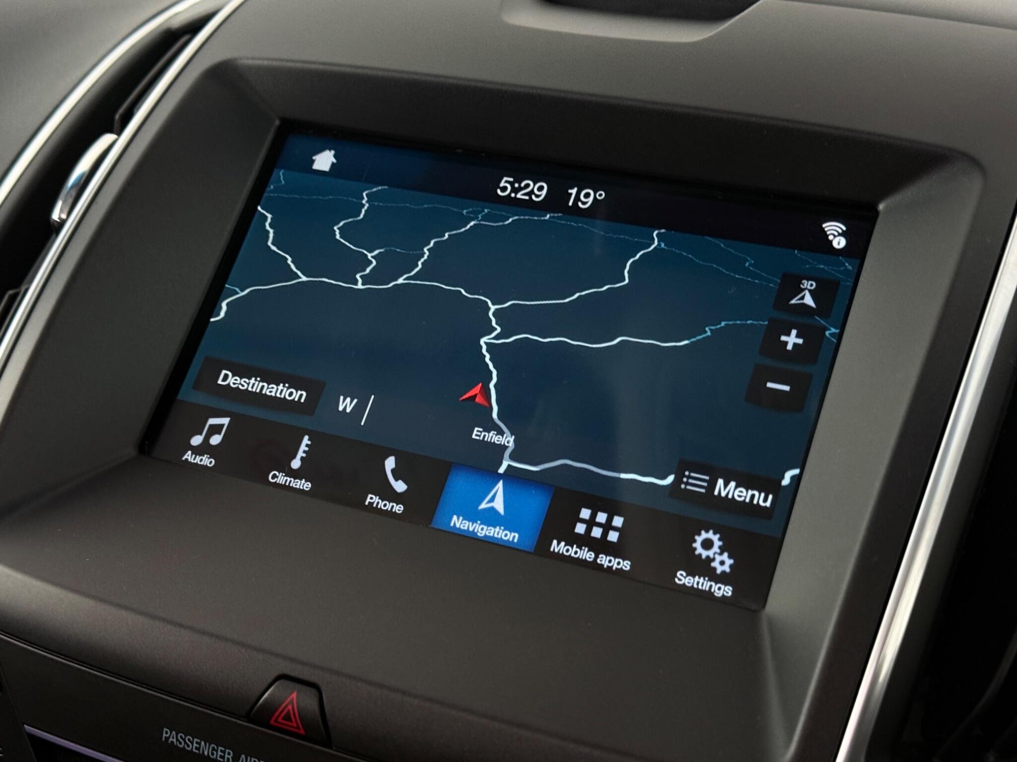 Ford Edge view 29