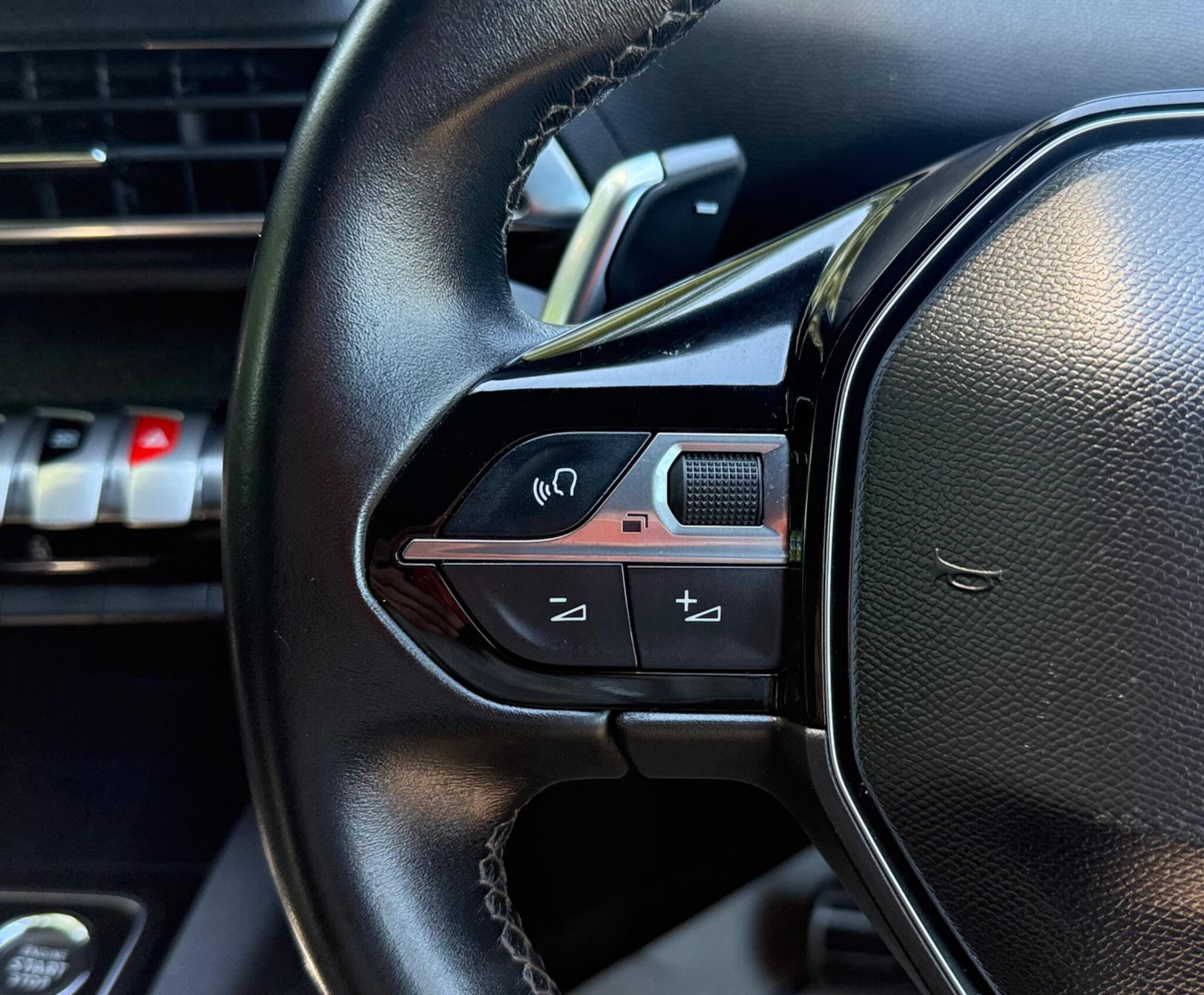 Peugeot 5008 view 12