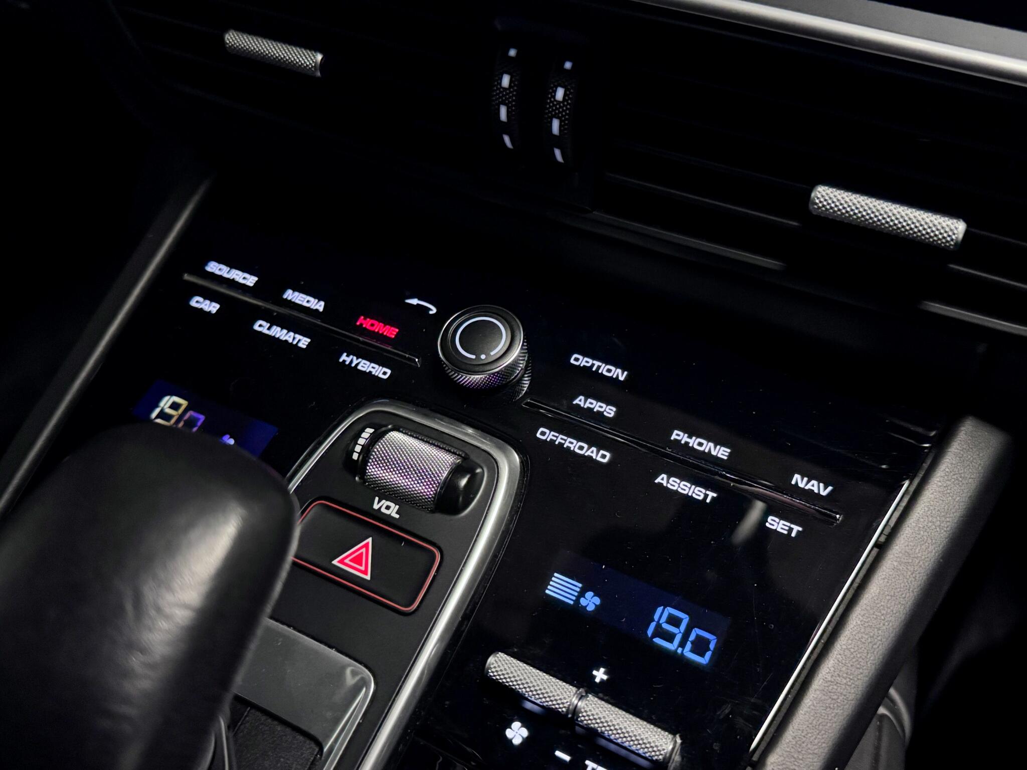Porsche Cayenne view 46