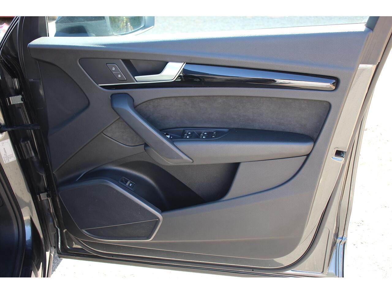 Audi Q5 view 32