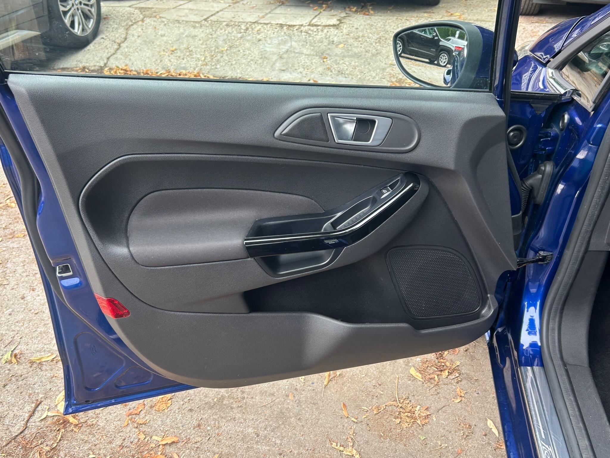 Ford Fiesta view 37
