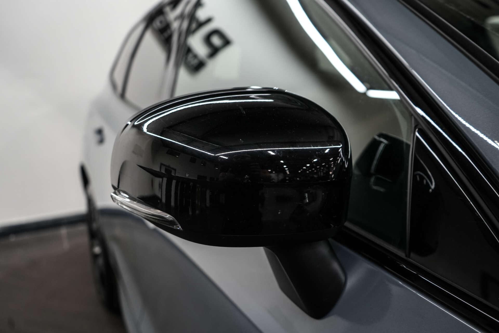 Volvo XC60 view 8
